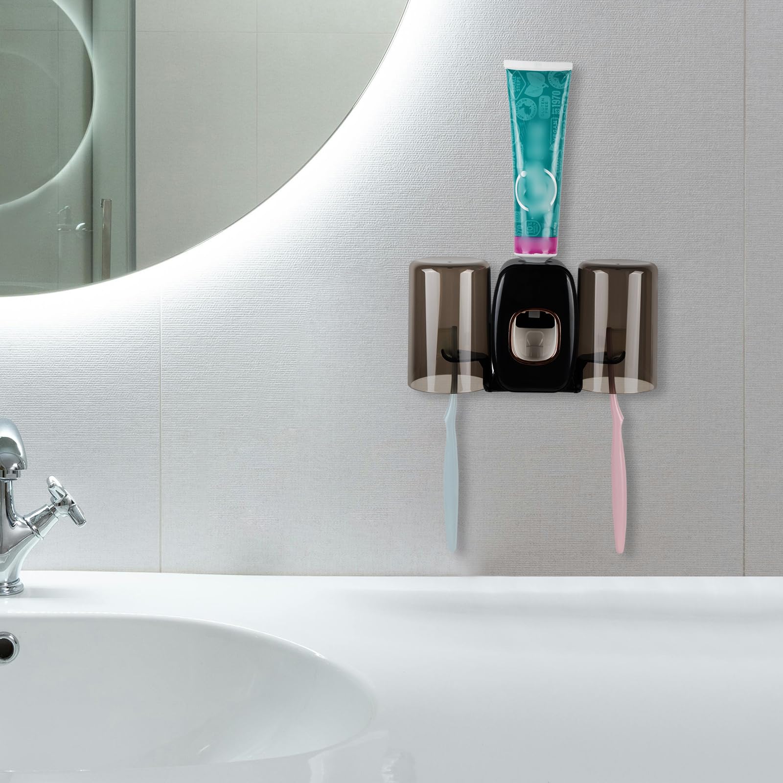 LUEXBOX Soporte para cepillo de dientes con 4 ranuras para montaje en pared con funda, organizador de almacenamiento autoadhesivo para ducha, colgador de cepillos de dientes con 2 tazas de enjuague