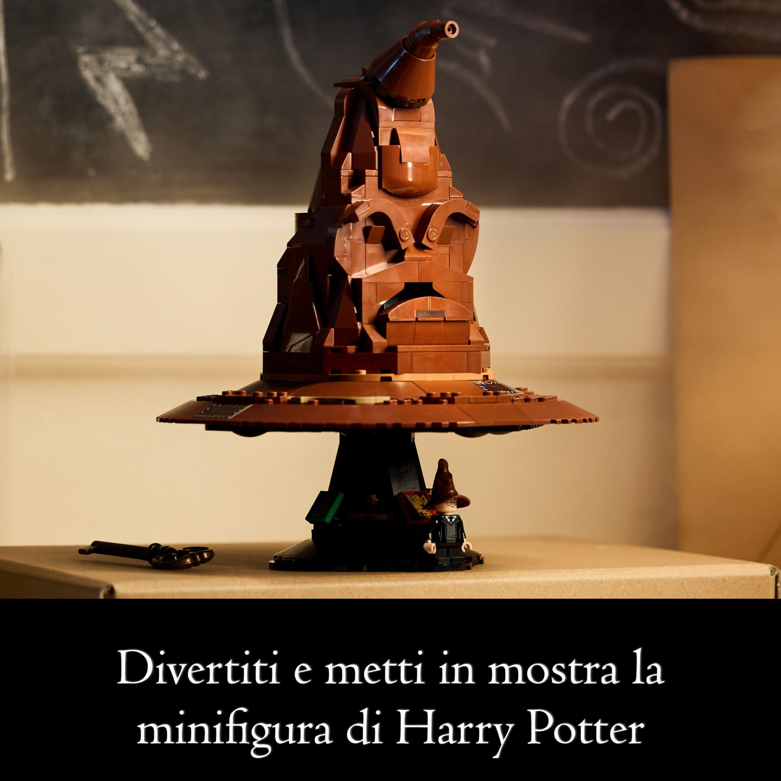 LEGO Harry Potter Cappello Parlante di Hogwarts con Stemma delle Case e 31 Suoni Casuali, Set da Collezione per Adulti, Idea Regalo per Lui, Lei, Uomo, Donna e Fan dei Film e del Wizarding World 76429