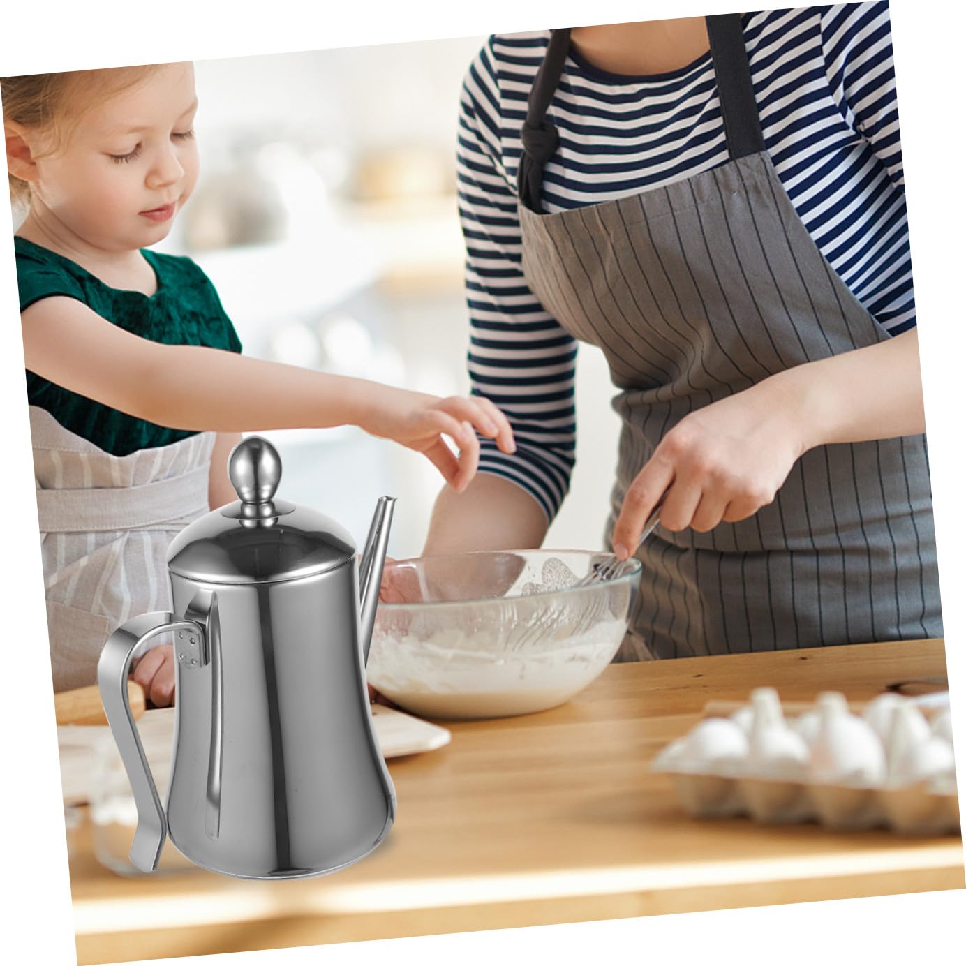 Dispenser Olio Acciaio con Beccuccio Antigoccia e Coperchio Bottiglia per Olio e Latte di Tè Contenitore Resistente Cucina e Ristorante