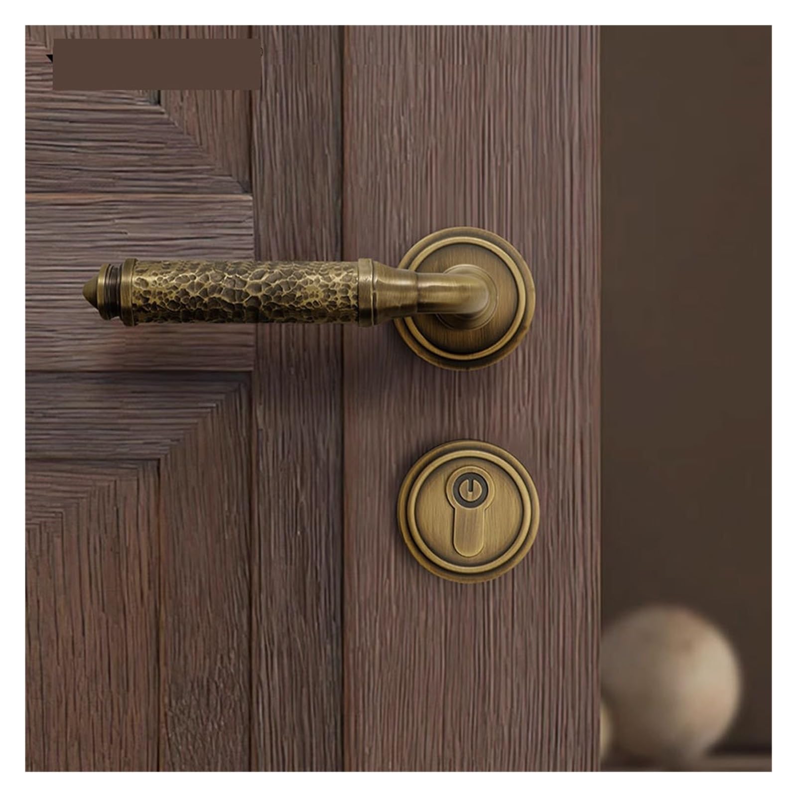 Poignée de porte en bois massif pour sublimer l'histoire de votre maison