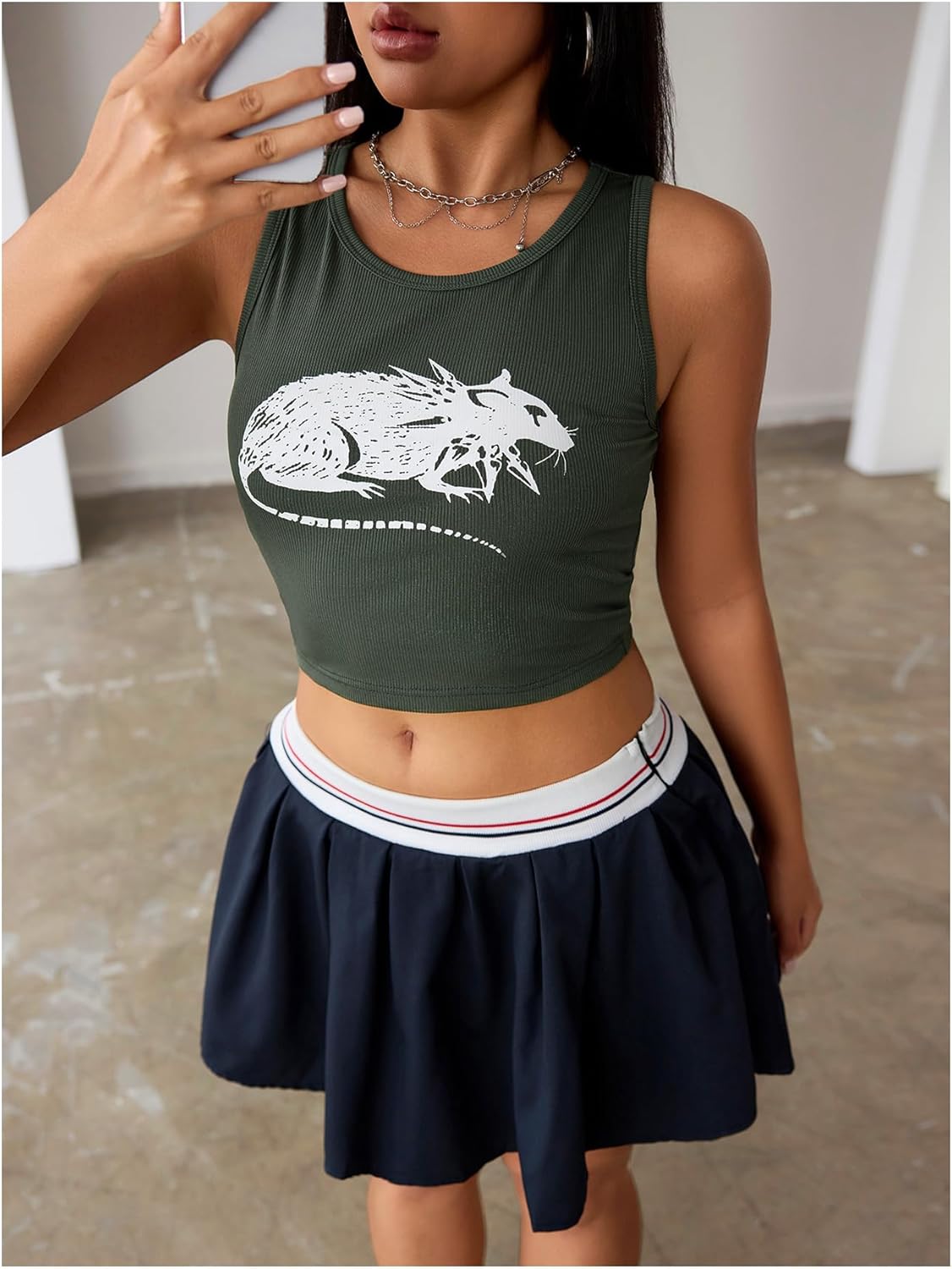 WDIRARA Women's Graphic Crop Tank Tops Scoop Neck Sleeveless Shirt Grunge Punk Gothic Streetwear - Image 4