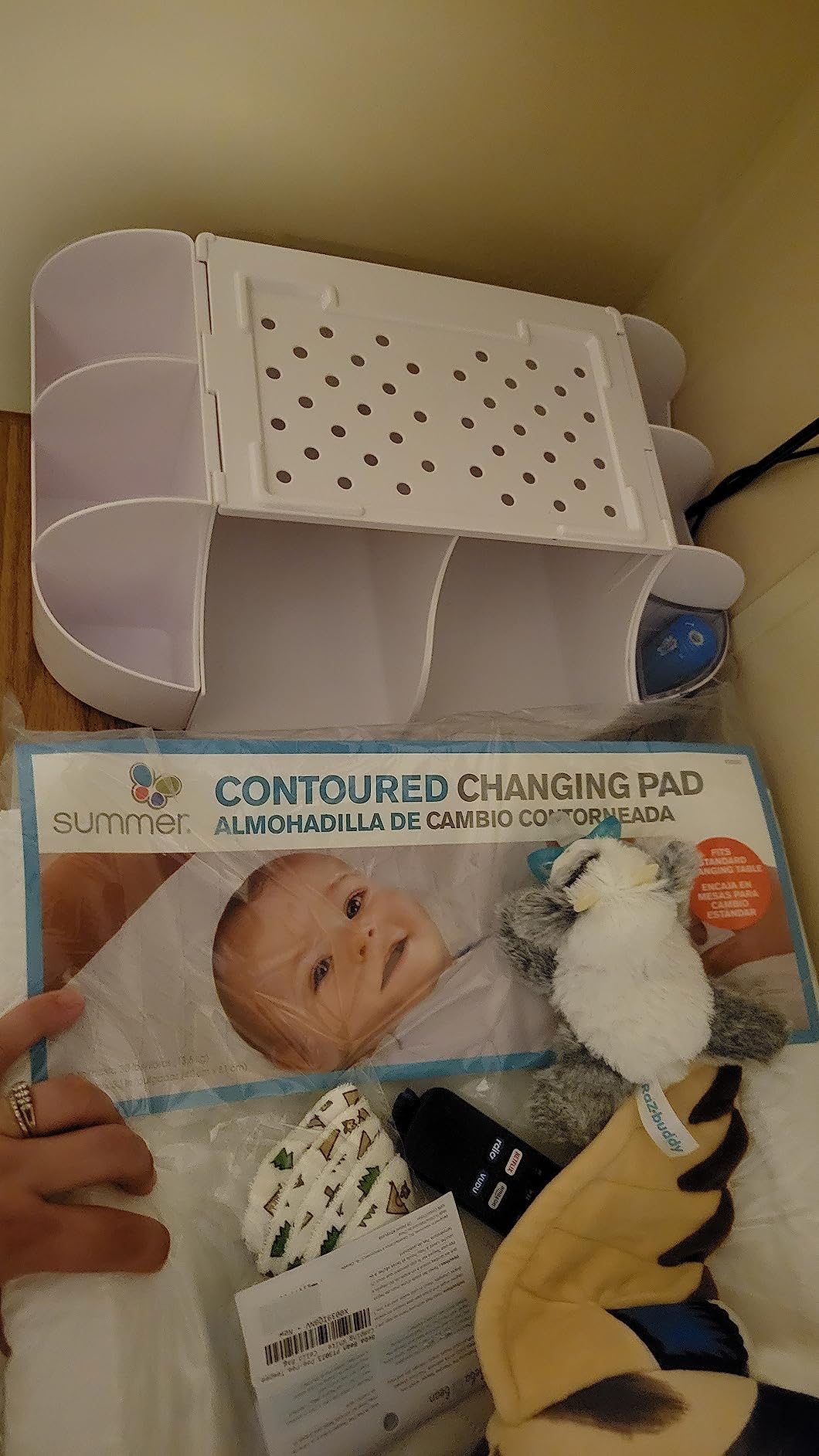 7/mo Finance Munchkin® Diaper Change Organizer and 60 Diaper