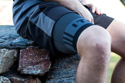 Miniatura 7 de OrthoSleeve Banda iliotibial para el dolor de muslo, debilidad de isquiotibial y síndrome de ITB