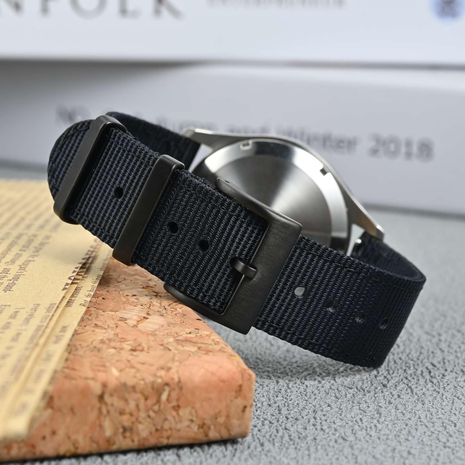 ANBEER Correa de reloj de nylon de dos piezas y cierre rápido con hebilla de metal, pulsera de reloj de nylon tejido de doble capa