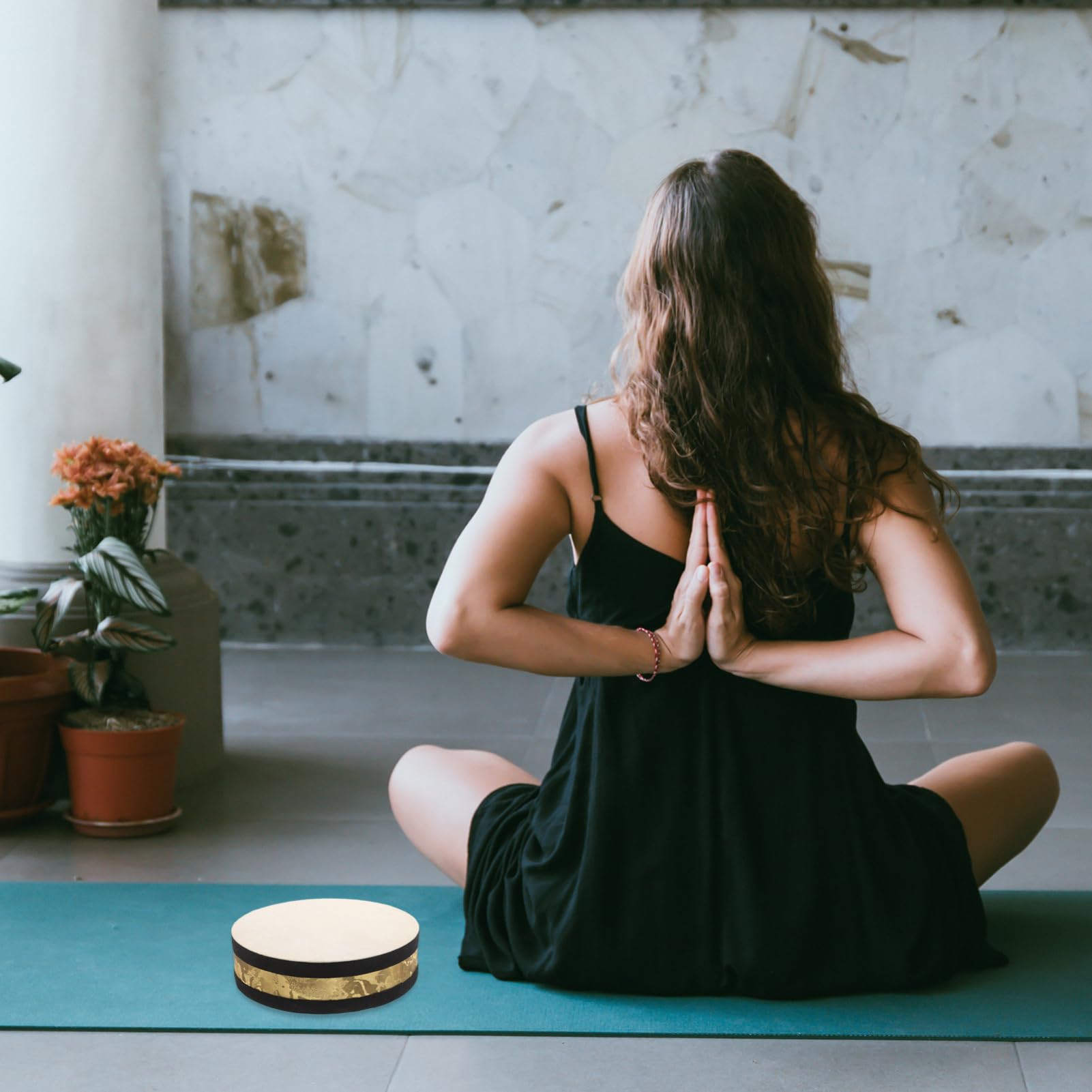 Kisangel Instrumento de Percusión Tambores Oceánicos de Mano Sonido Natural para Meditación y Relajación, Madera Dorada y Piel de Oveja, Adecuado para Prácticas de Yoga