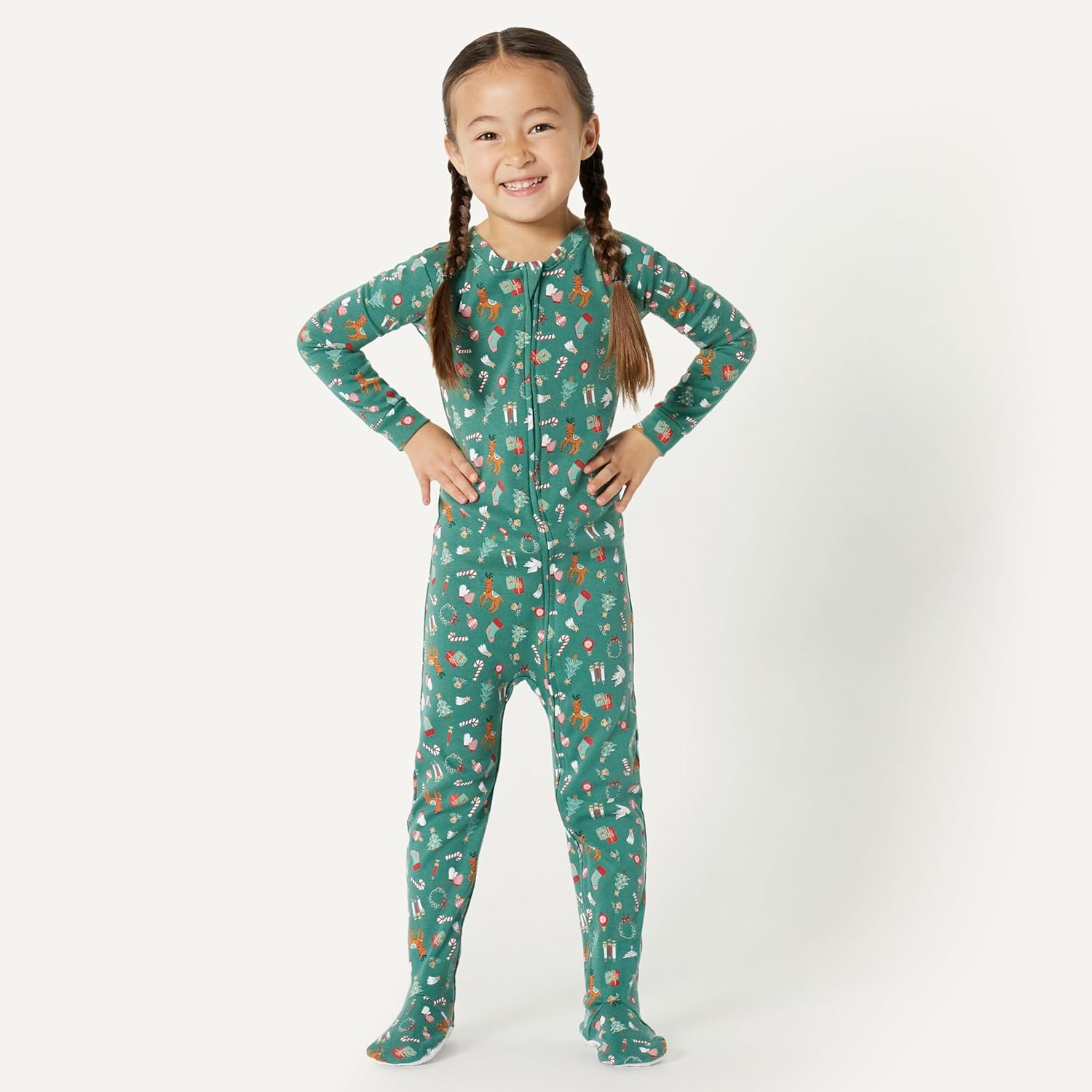 Amazon Essentials x Sofia Grainge Matching Holiday Family Pajama Sets - Image 5
