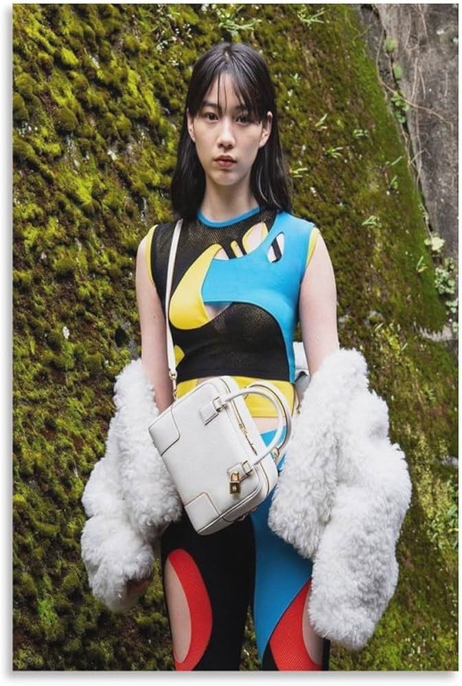 Amazon.co.jp: GENERIC 能年玲奈 水着ポスター 女優・歌手・アイドル