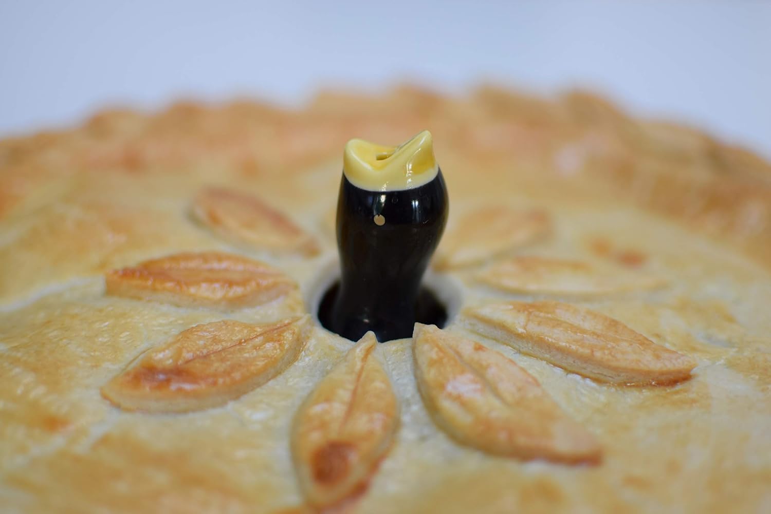 Tala Pie Bird in Tin, Black
