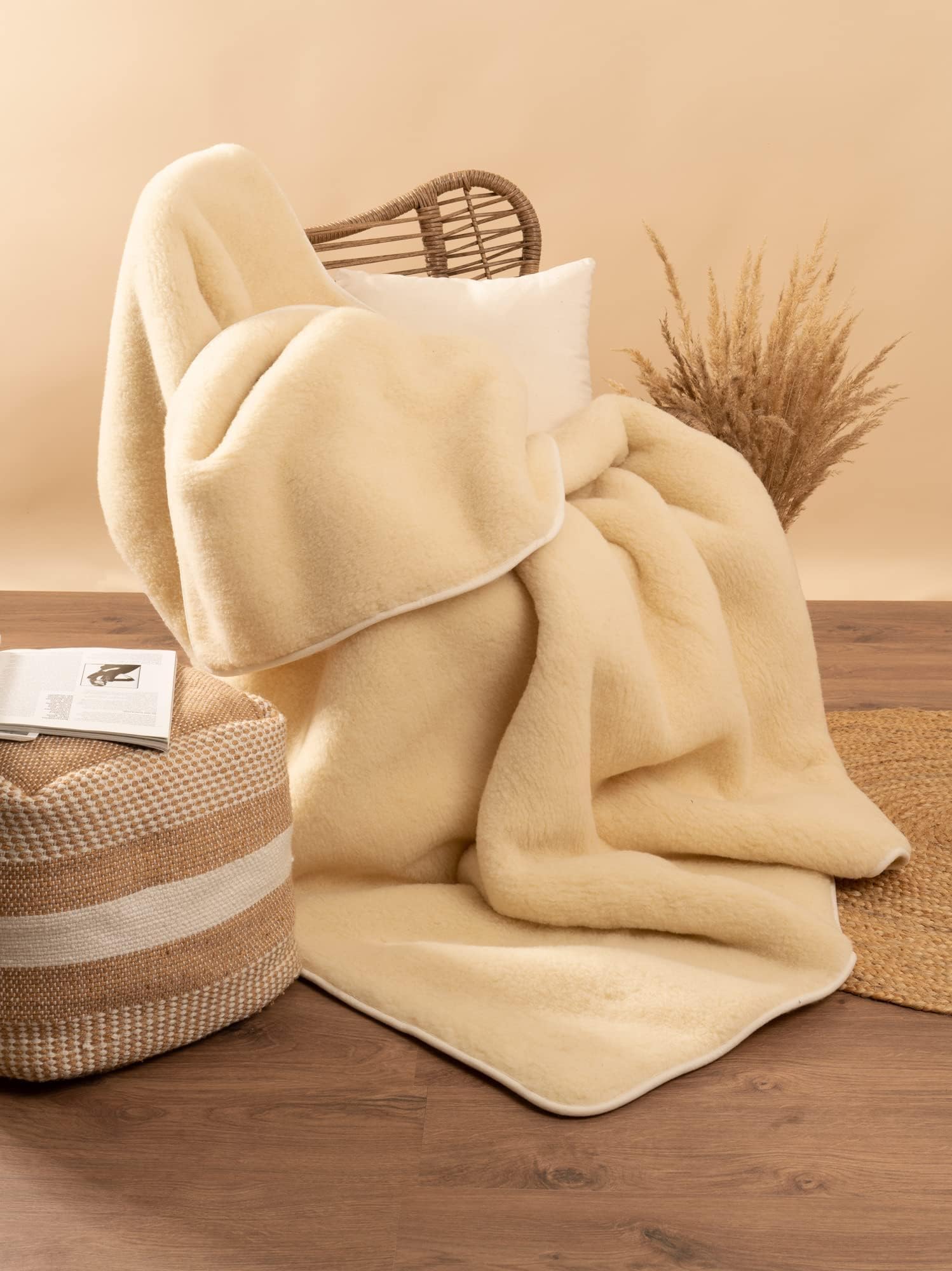 Merino Wolldecke Schurwolle 240x200 cm - Kuscheldecke aus 100% Merino Schafwolle - Groß und Flauschige Decke Wolle - Gewicht 1100g/m2 - Atmungsaktives Material
