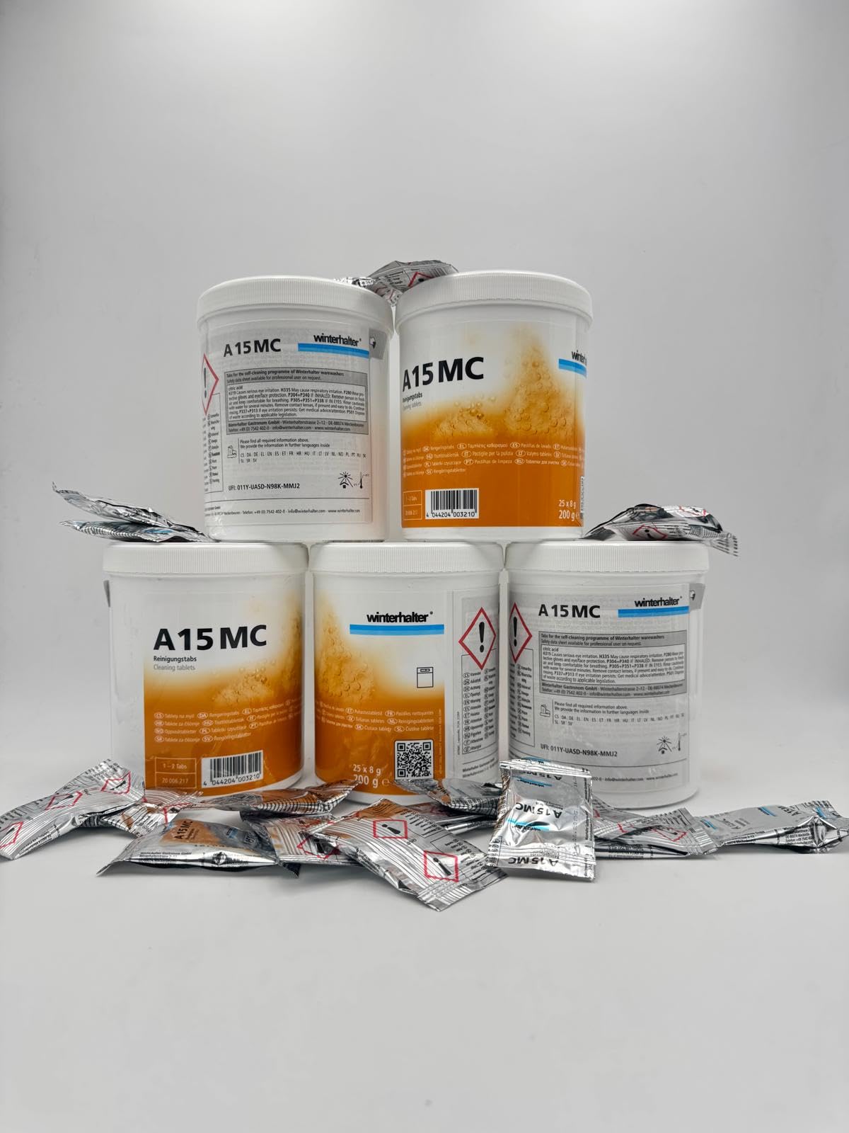 Winterhalter A15 MC Compresse detergenti per lavastoviglie 20006217 Set di 5 lattine da 25 compresse detergenti per la ristorazione professionale, rimuove calcare, depositi e odori –A15 MC