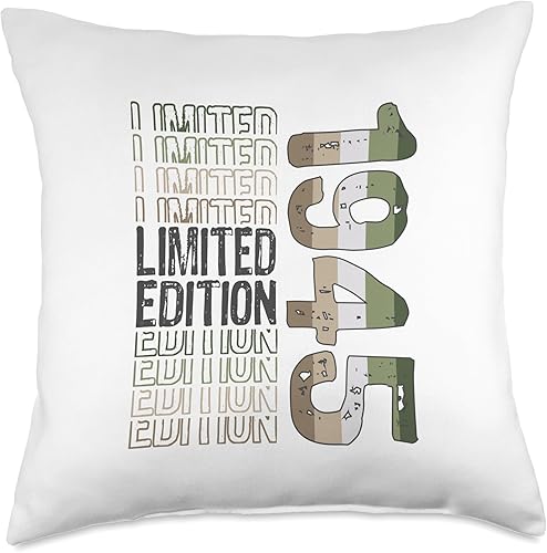 Miniatura 4 de Limited Edition Vintage 1945 Retro Birthday Throw Pillow
