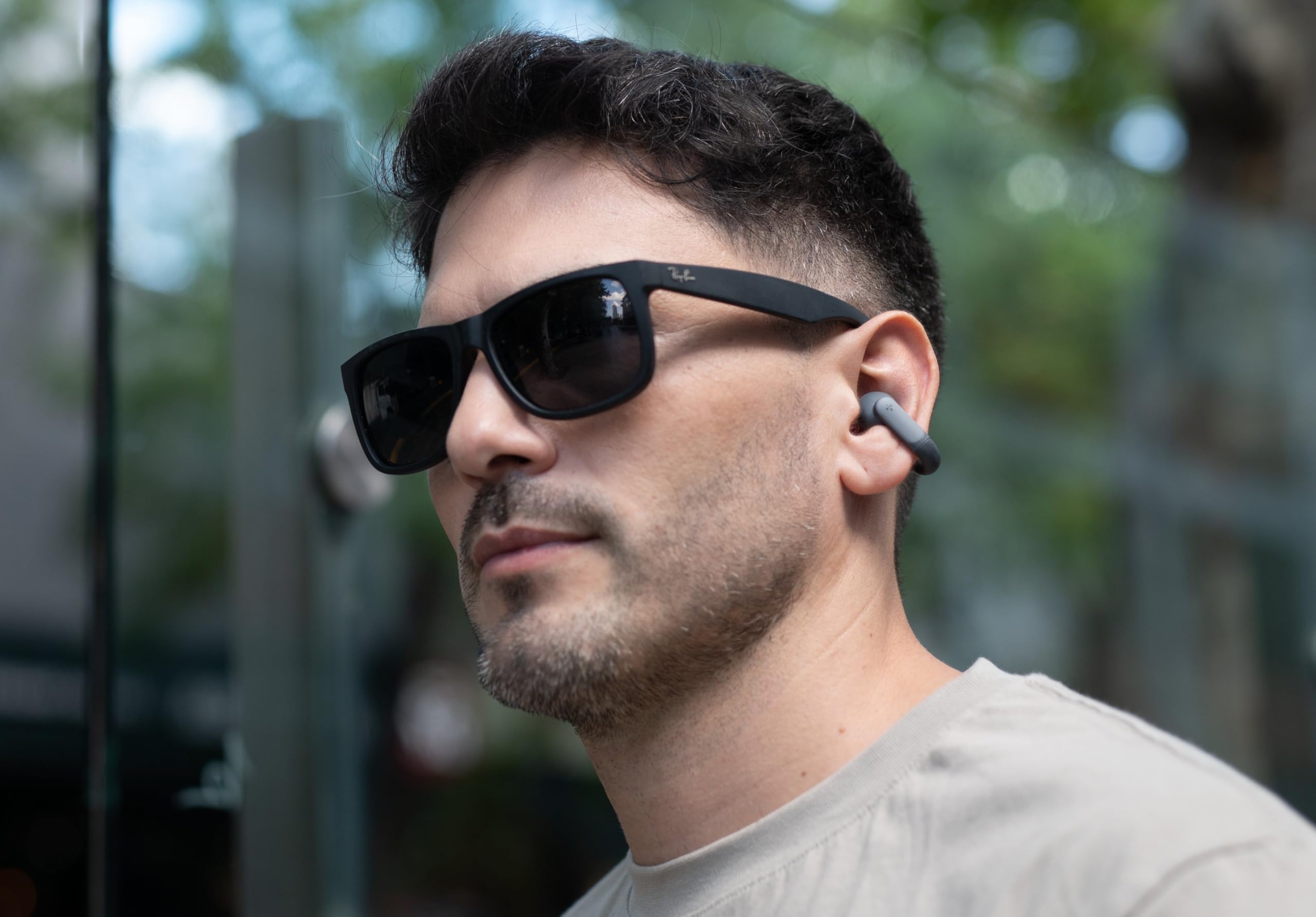 HUNE Eclipse Auriculares Open Ear Bluetooth 5.3, Conducción Aérea OWS, Diseño Clip-On Cómodo, Ajuste Seguro para Deporte y Oficina, Micrófono Dual, Multipoint, USB-C, Gris