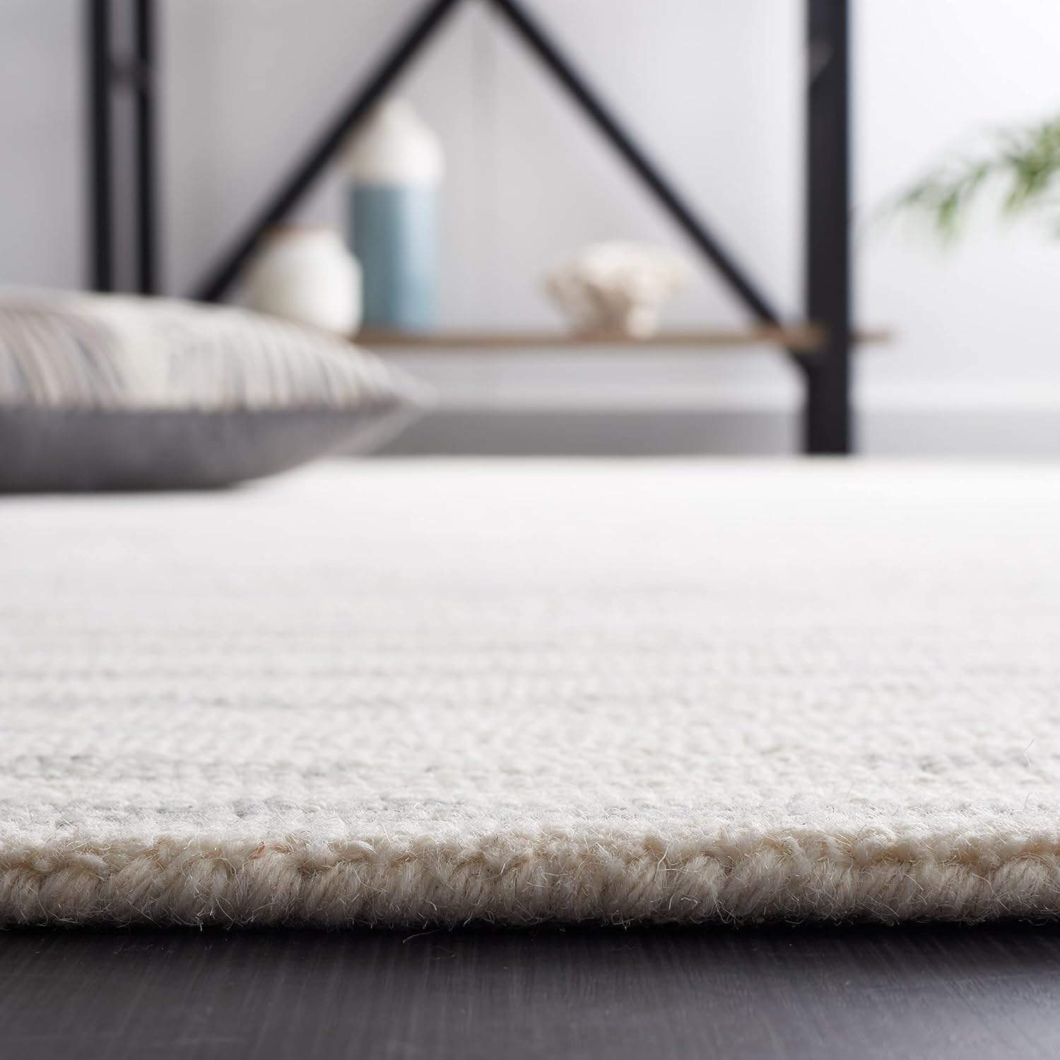 SAFAVIEH Area Rug 8x10 - Abstract Collection - Large - Ivory & Light Blue, Handmade Wool, Ideal for Living Room, Bedroom, Office, Dining Space (ABT926L)