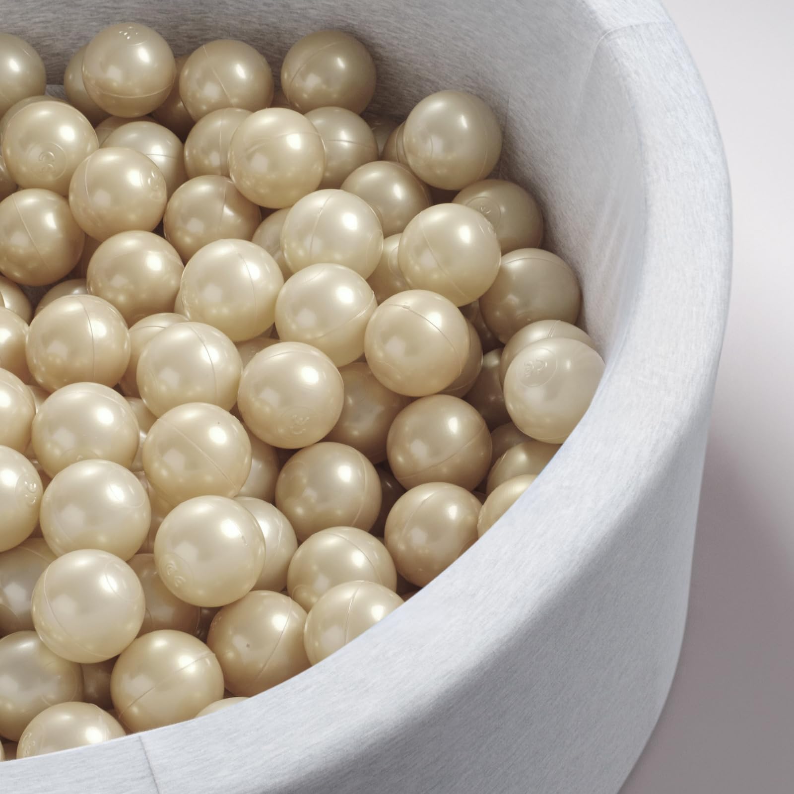 Palline dorate per bagno di palloni – 50 pezzi 6 cm – Plastica sicura non tossica resistente alla spremitura – Giocattoli per bambini a partire da 1 anno – Perfetto per divertimento brillante