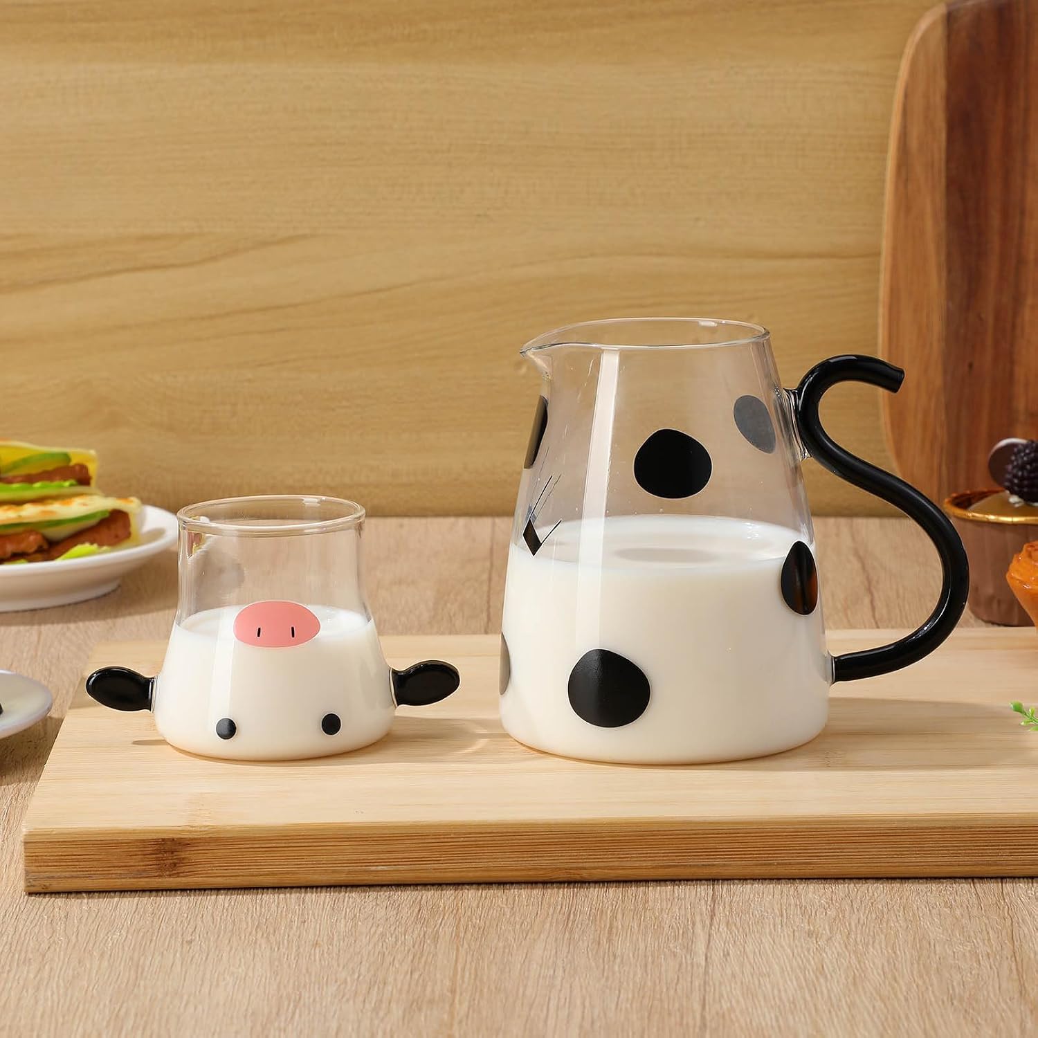 PRETYZOOM 1 Set Glass Pitcher with Cup, 550ml Cartoon Cow Water Carafe with Tumbler, Nightstand Bedside Water Jug and Cup, Heat-Resistant for Juice, Tea, Milk
