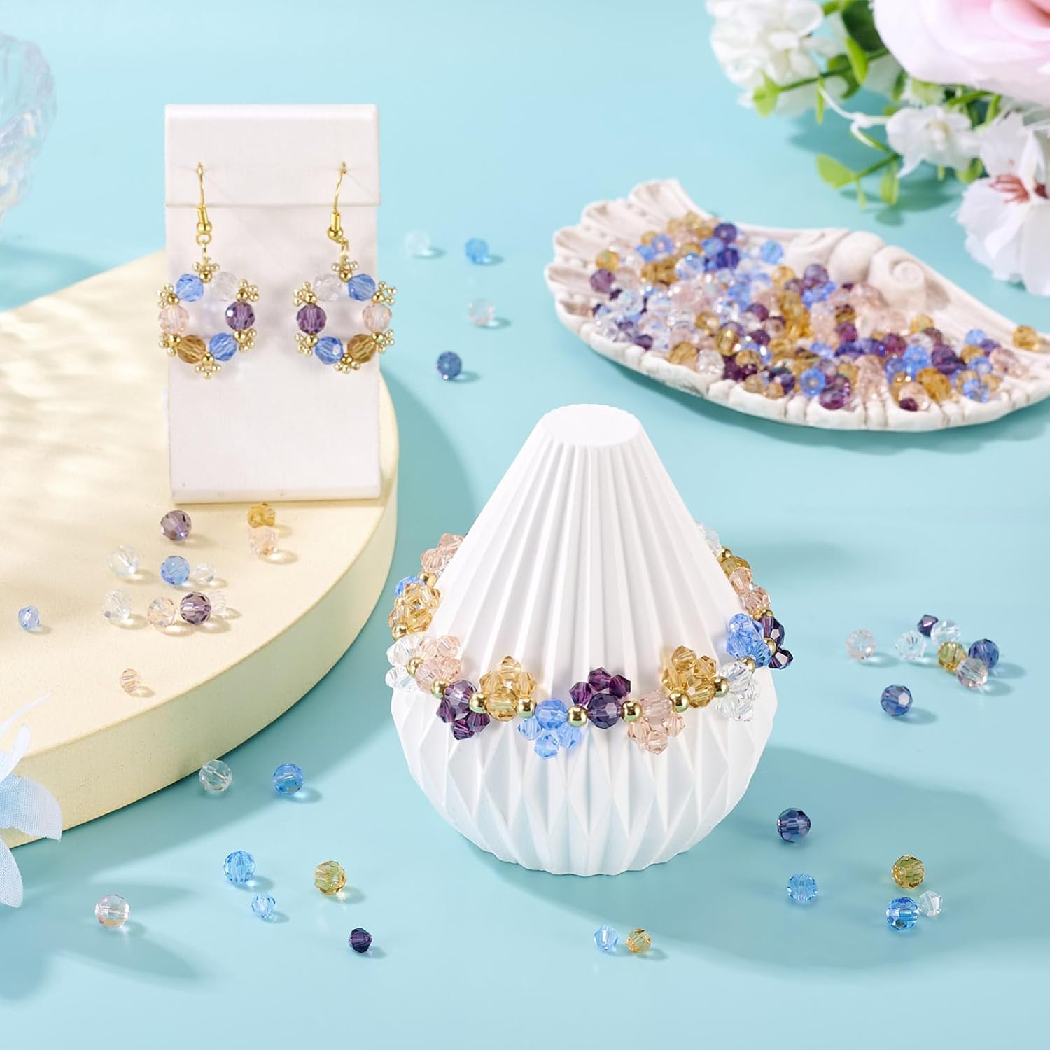 FASHEWELRY 300Pcs Clear Faceted Glass Beads Bulk Assorted Crystal Beads for Crafts 4mm Bicone Bead 6mm Round Sparkly Beads for Jewelry Making Decorations Bracelets Necklace Earring DIY Crafts - Image 2