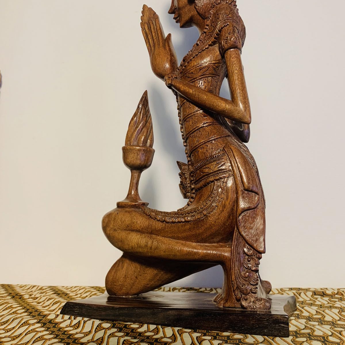 人形　木彫　彫像　オブジェ　置物　インテリア　工芸品　美術品　A1250 Amazon.co.jp: アジアン インテリア雑貨 木彫り バリカービング