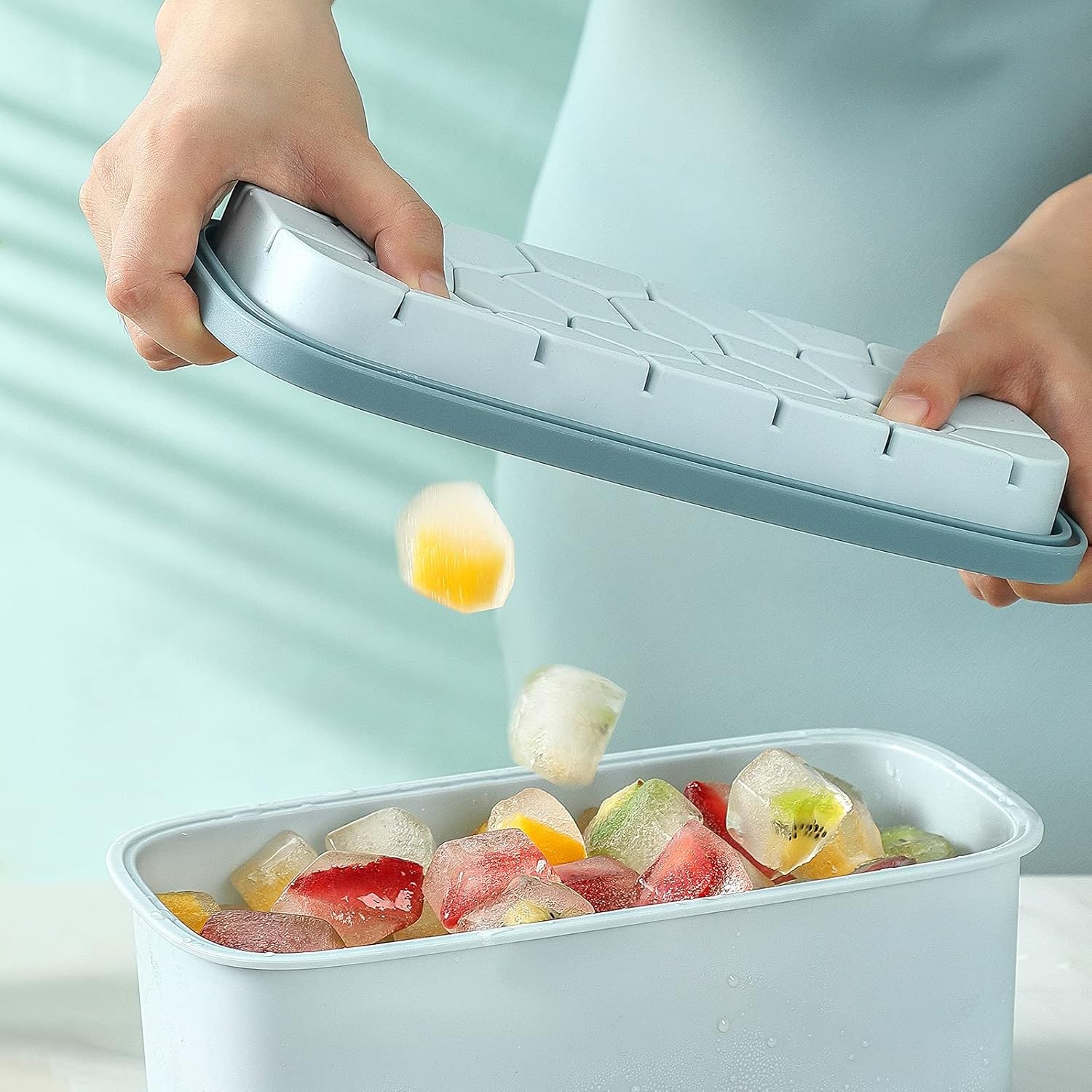 Ice Cube Tray Silicone Ice Tray Cubes Mold Flexible Safe Ice Cube Molds Easy Release Ice Mold Maker Portable Box in the Freezer Ice Storage Container Bin with Lid Scoop (Blue)
