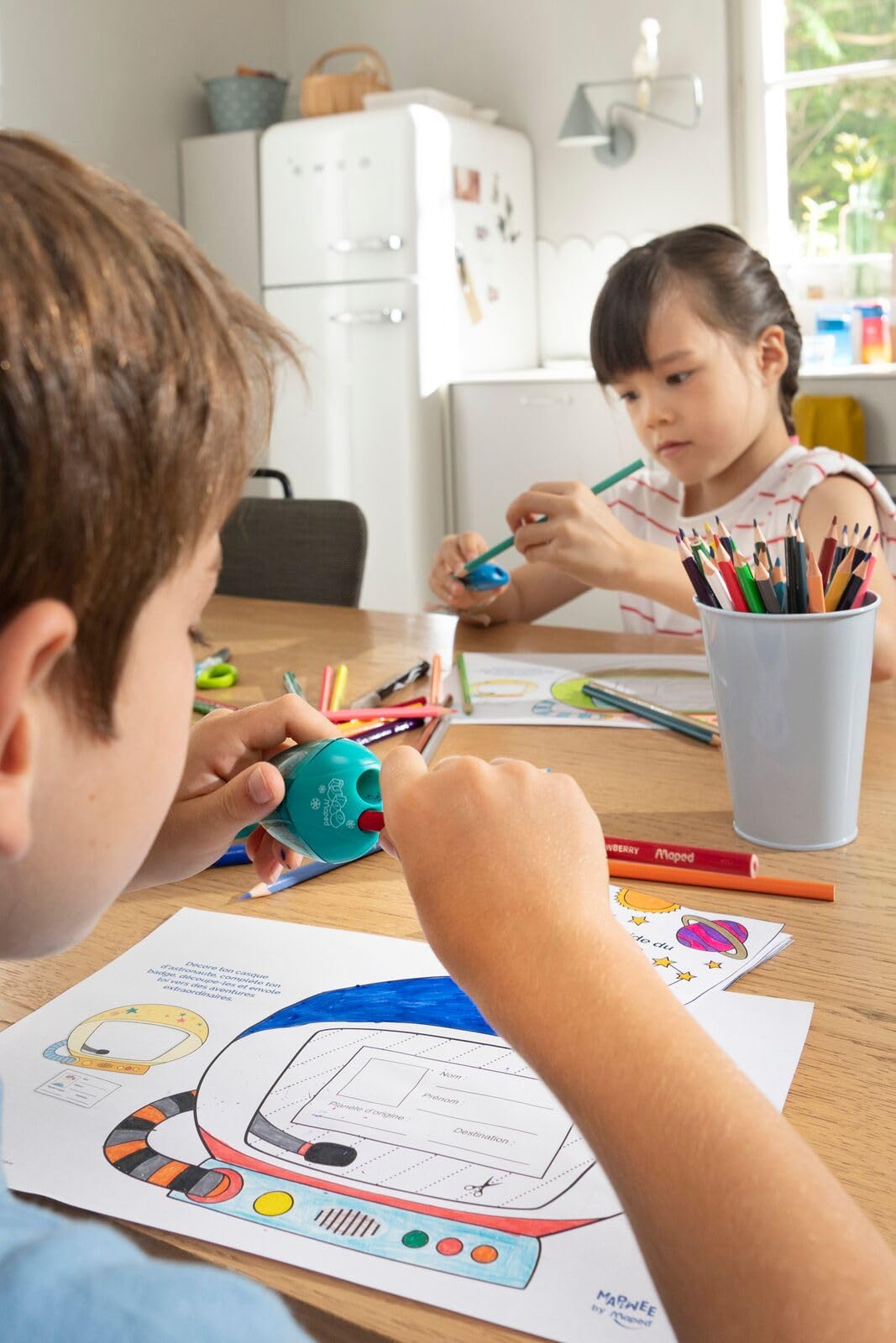 Maped - Set di 4 matite Igloo - 1 foro con serbatoio trasparente - Fornitura scolastica per bambini - Ergonomico e compatto - 2 blu e 2 gialli