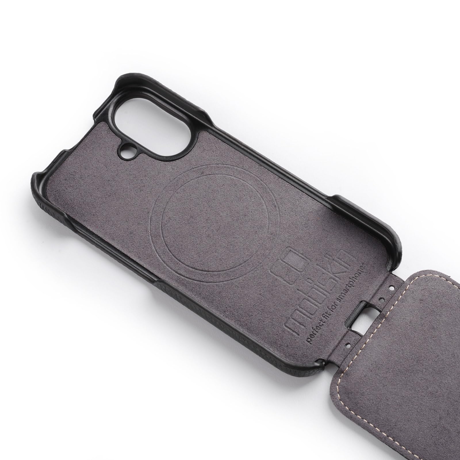 Funda con tapa para iPhone 17 (6,3 pulgadas), color negro | Funda para teléfono móvil con revestimiento de piel, funda compatible con MagSafe, funda fina, plegable verticalmente
