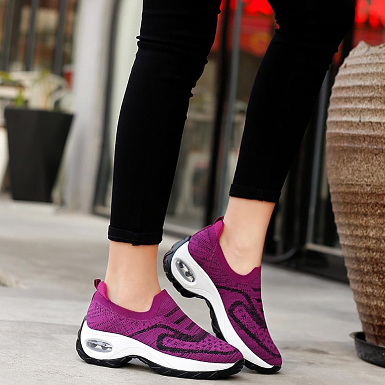 Tênis feminino com plataforma ortopédica de malha de malha com suporte de arco, leve, respirável, antiderrapante, para treino, corrida, trabalho, mocassim em promoção! Veja a oferta e mais achadinhos de Tênis 2 Hoje é o melhor dia para comprar Tênis feminino com plataforma ortopédica de malha de malha com suporte de arco, leve, respirável, antiderrapante, para treino, corrida, trabalho, mocassim com aquele preço maroto! Promoção! Aproveite a oferta! 2