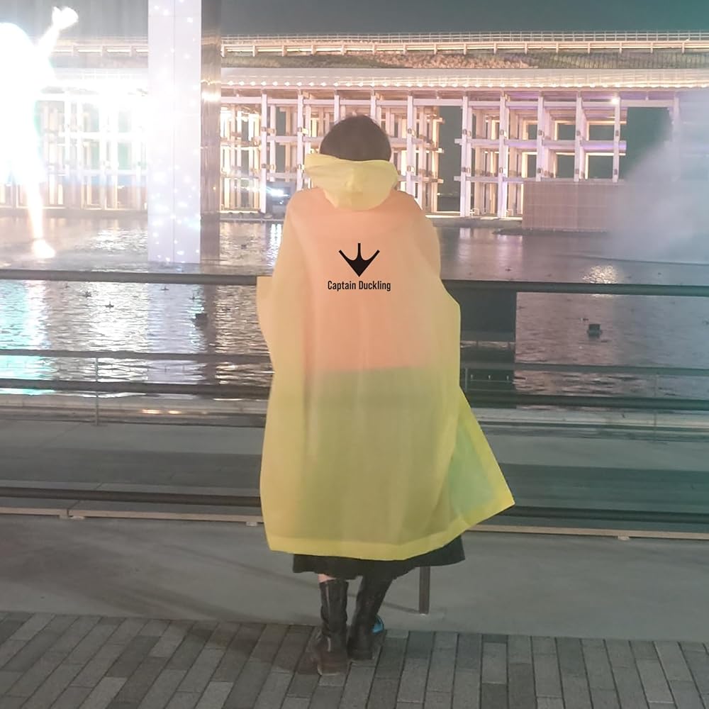 Amazon | たいちょーポンチョ（隊長に身も心もささげる黄色） | レイン