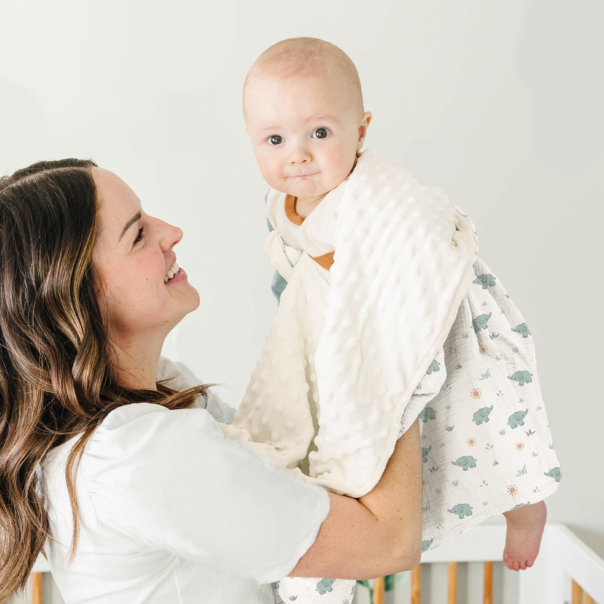 Konssy Mantas de bebé unisex para niños y niñas, mantas minky súper suaves con parte delantera de muselina de algodón y respaldo de forro polar punteado, mantas de cama impresas para recién nacidos