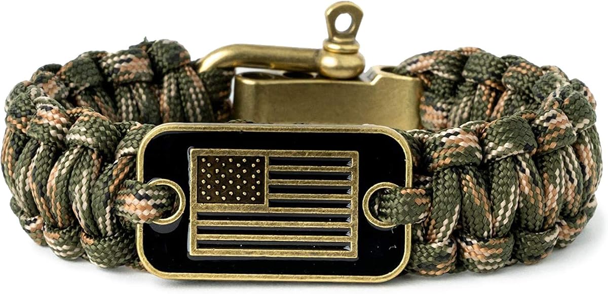 Hero Company Pulsera de paracaídas de camuflaje – Pulsera táctica de supervivencia para hombres con bandera de bronce de Estados Unidos – Ayuda a emparejar a veteranos militares con un perro de compañía