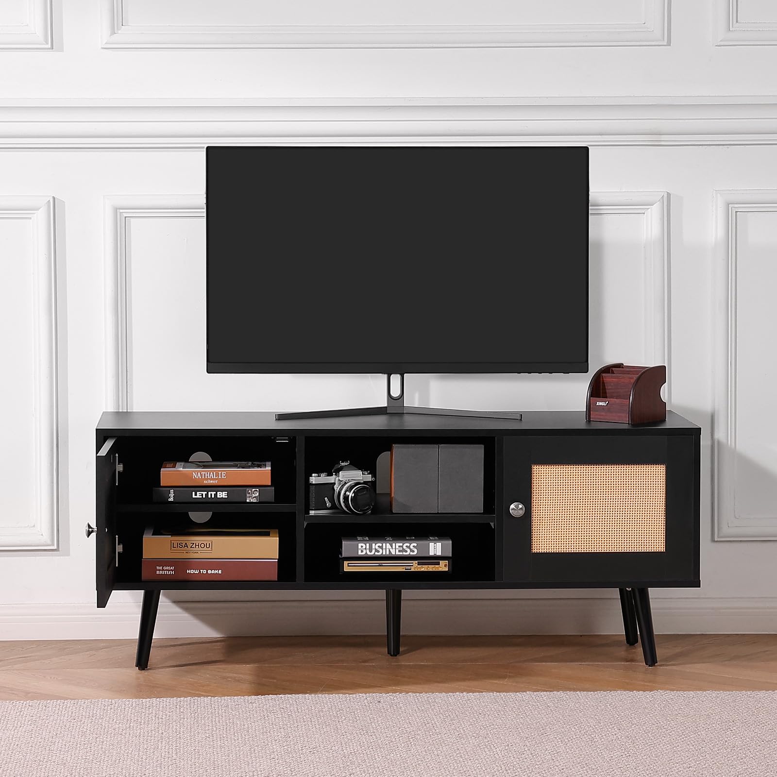 VEVOR Rattan-TV-Ständer, Fernsehschrank Boho-TV-Schrank für 140 cm Fernseher, Retro-TV-Ständer, Rattan-TV-Konsole mit verstellbaren Regalen & 2 Türen, für Wohnzimmer, Medienraum, Schwarz