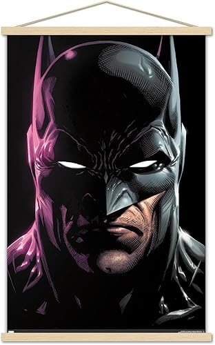 Trends International DC Comics Batman - Póster de pared de retrato, 22.37 x 34.00 pulgadas, paquete de impresión premium y colgador de madera de haya