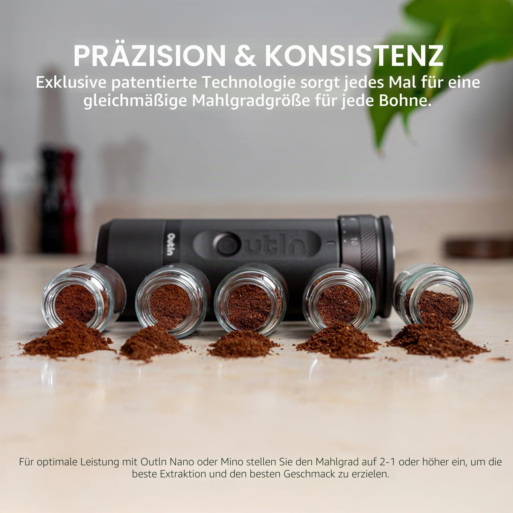 OutIn Nano tragbare Espressomaschine und OutIn Fino tragbare elektrische Kaffeemühle im Set
