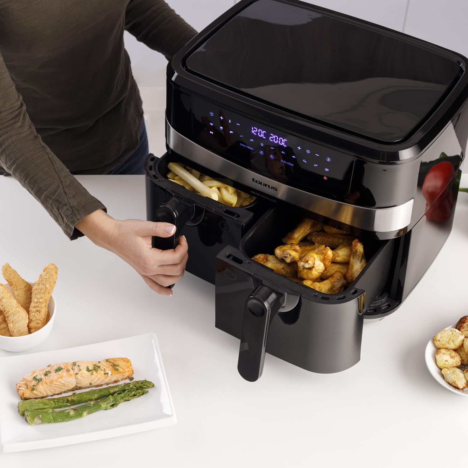 Taurus - Friggitrice Ad Aria Senza Olio Air Fry Digital Duo 9L | 2.600W | Doppio cestello 4,5L | 12 programmi predefiniti | Timer digitale 60 minuti | Air Fryer Touch Screen | Senza BPA