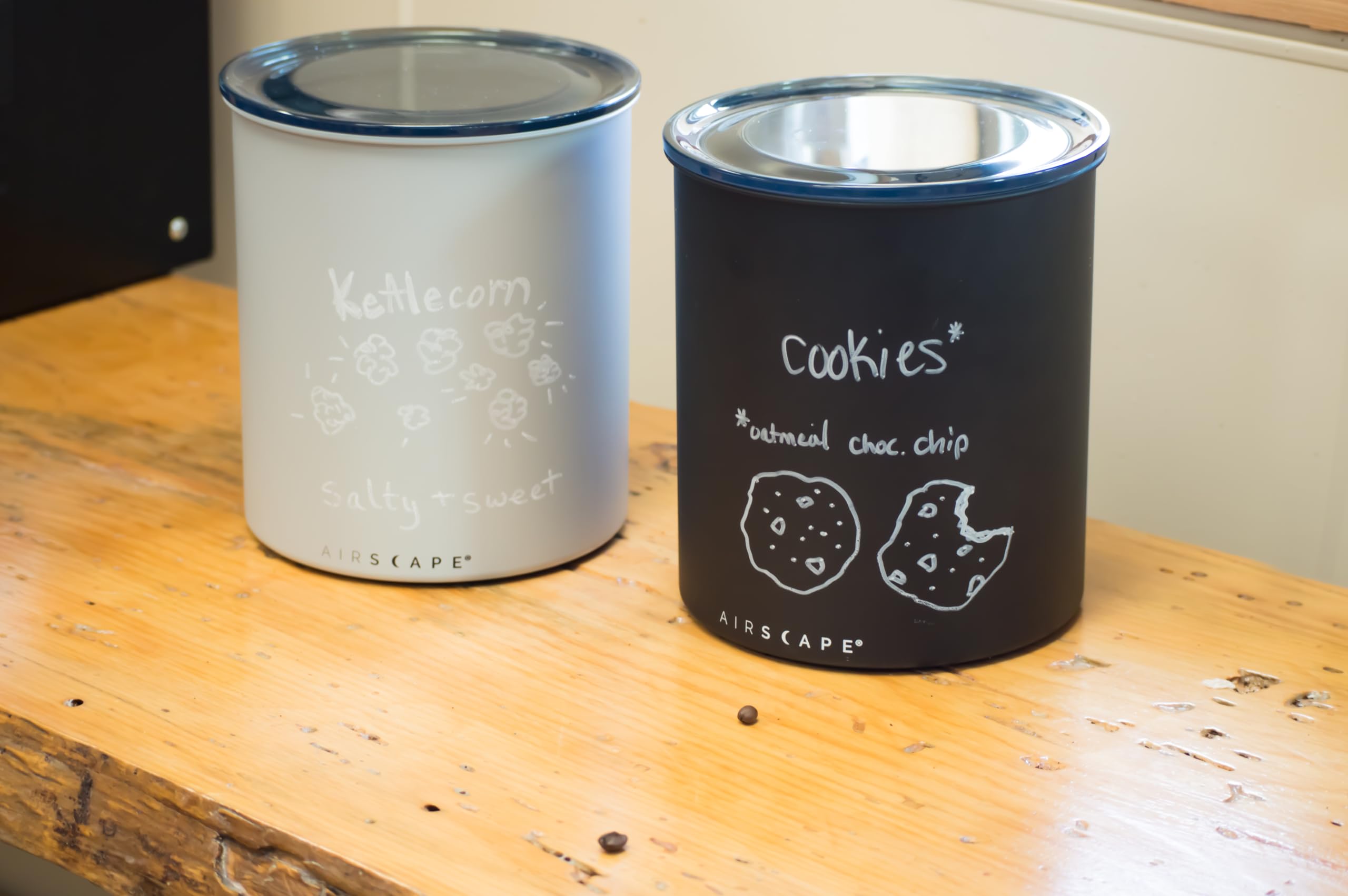 Airscape Boîte de rangement pour café (grains secs de 1,1 kg) – Grande capacité de kilo avec couvercle breveté à libération hermétique pour évacuer l'air pour préserver la fraîcheur - mat noir