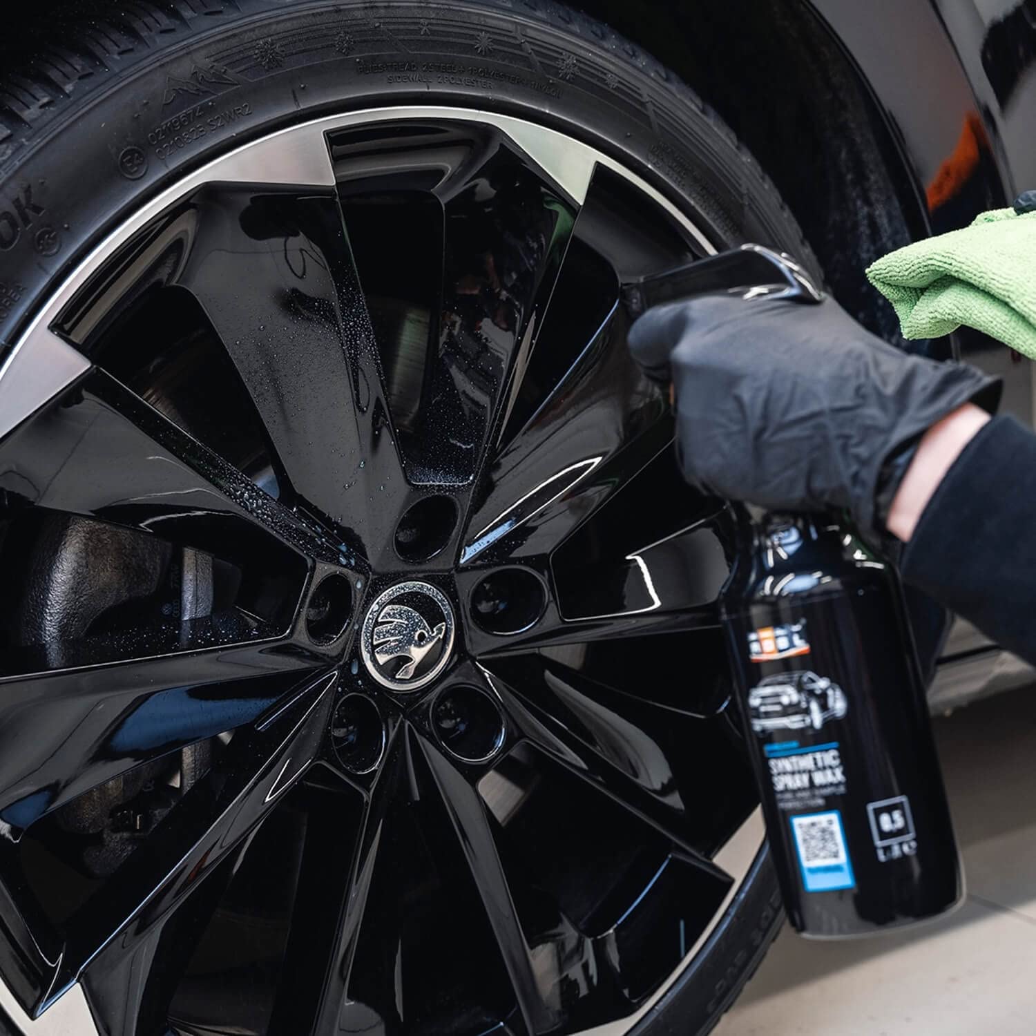 Autopflege Set: ADBL Synthetic Spray Wax Sprühversiegelung + Beetle Juice Squeezer Insektenentfenrer + Vampire Liquid Felgenreiniger Flugrostentferner + Handapplikator + 4x Mikrofasertuch | 7-teilig
