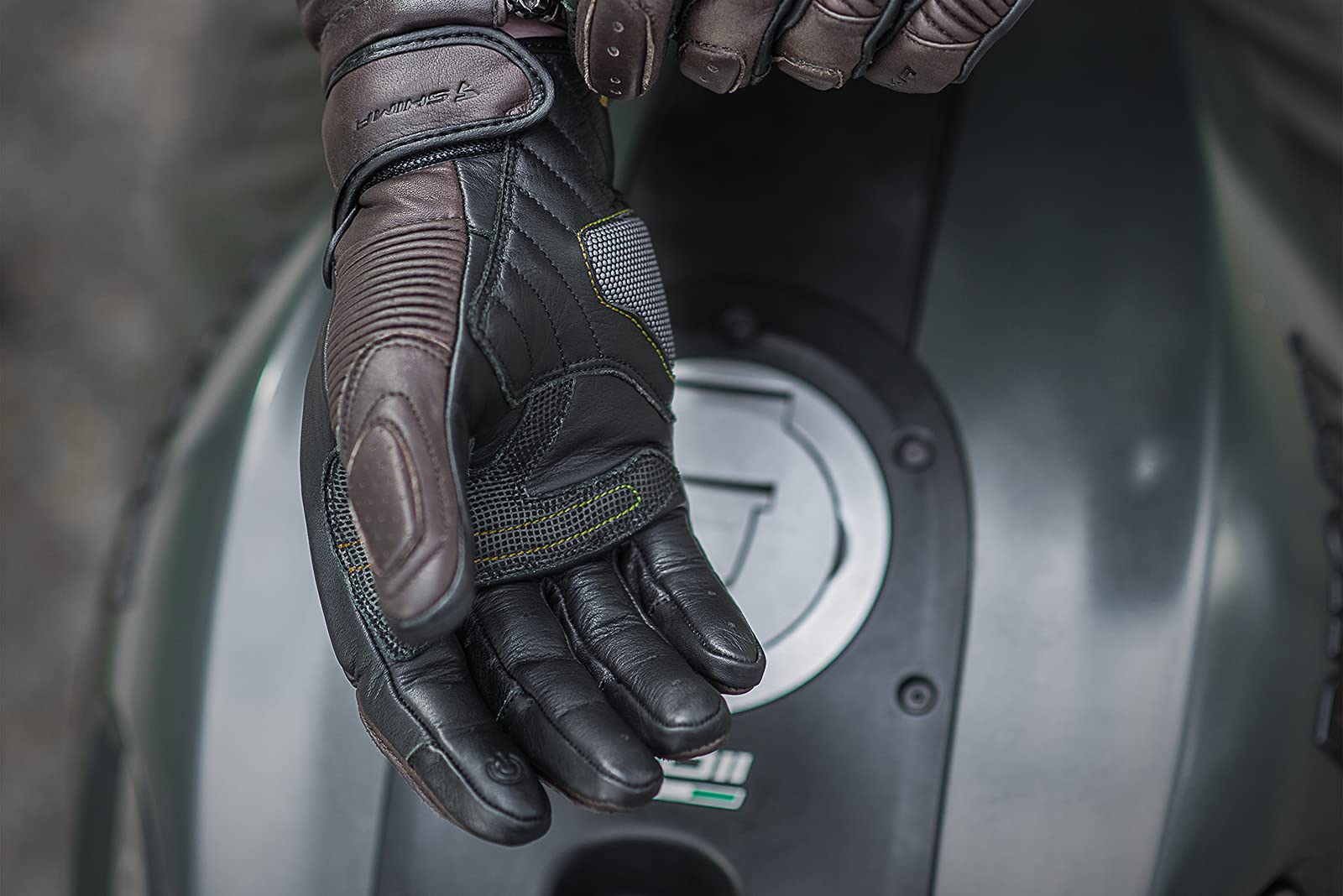 SHIMA BLAKE GLOVES BLACK, klasyczne rękawice motocyklowe w stylu vintage, z ochraniaczami (czarne, L)