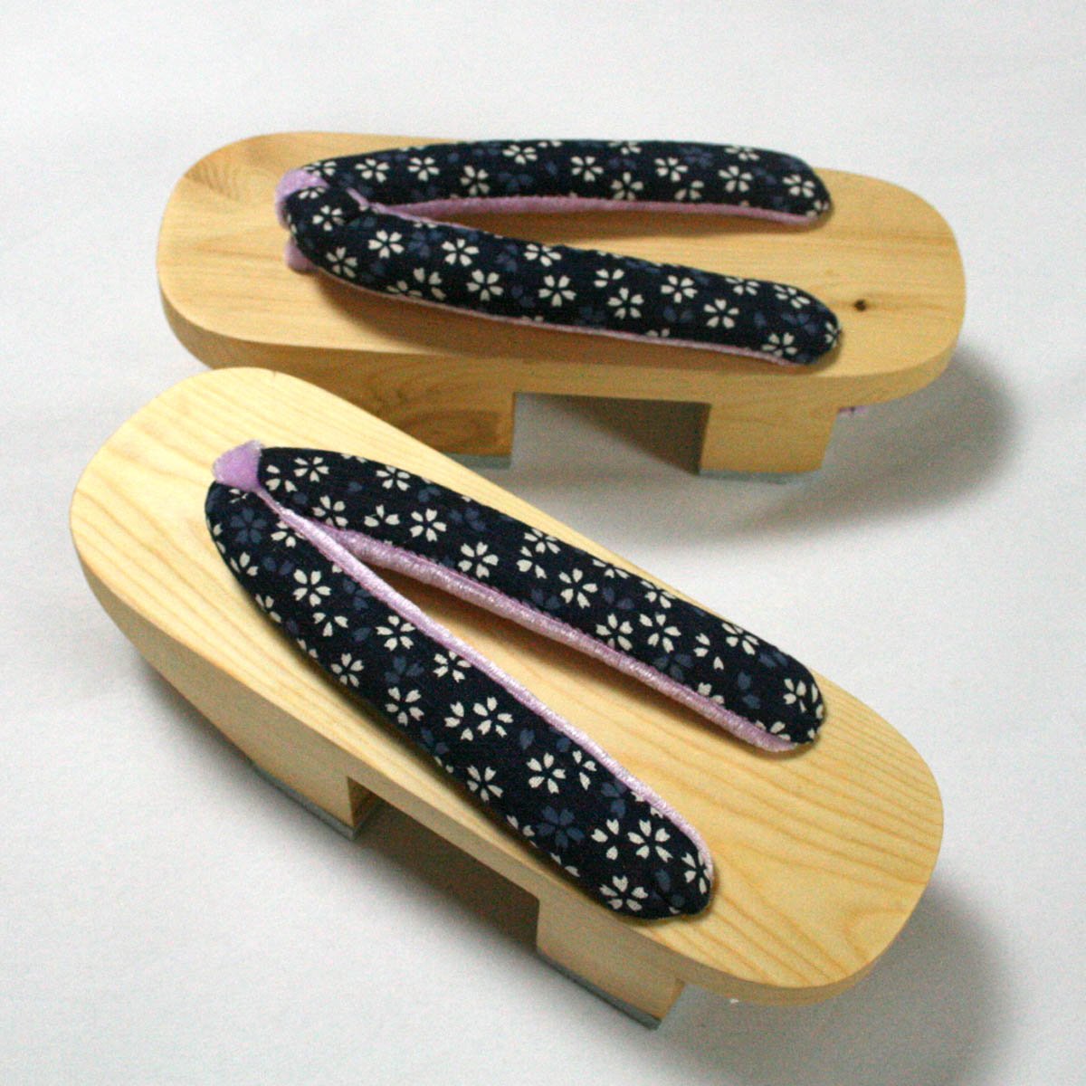 Lady's Senryou Kiri Wood Sandal Clogs for Japanese Kimono and Yukata GS007