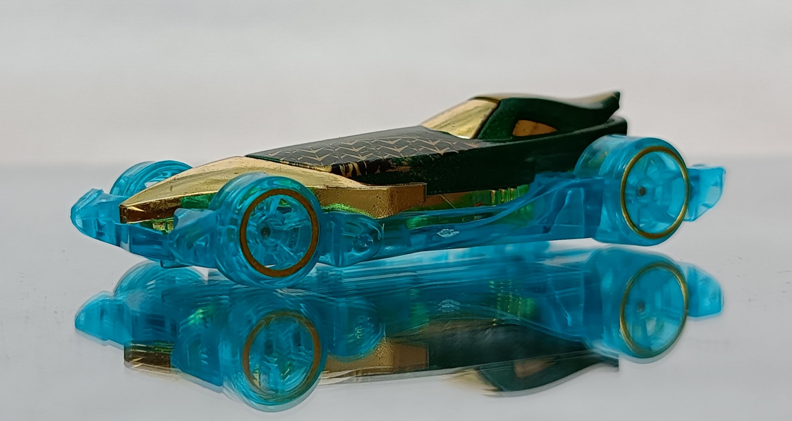 DC Justice League Movie 1:64 Diecast Car with Custom Acrylic Display Case (Aquaman) (B0CV84DLT2) Amazon Price History, Amazon Price Tracker