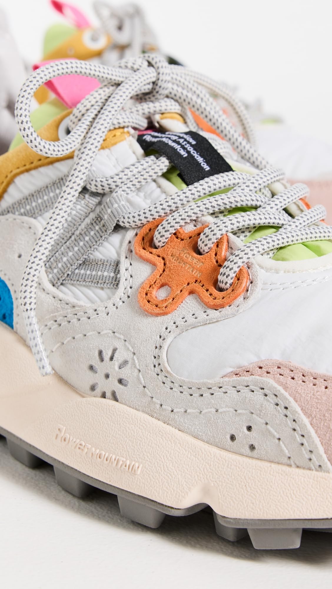 FLOWER MOUNTAIN YAMANO 3 Woman White-Pink