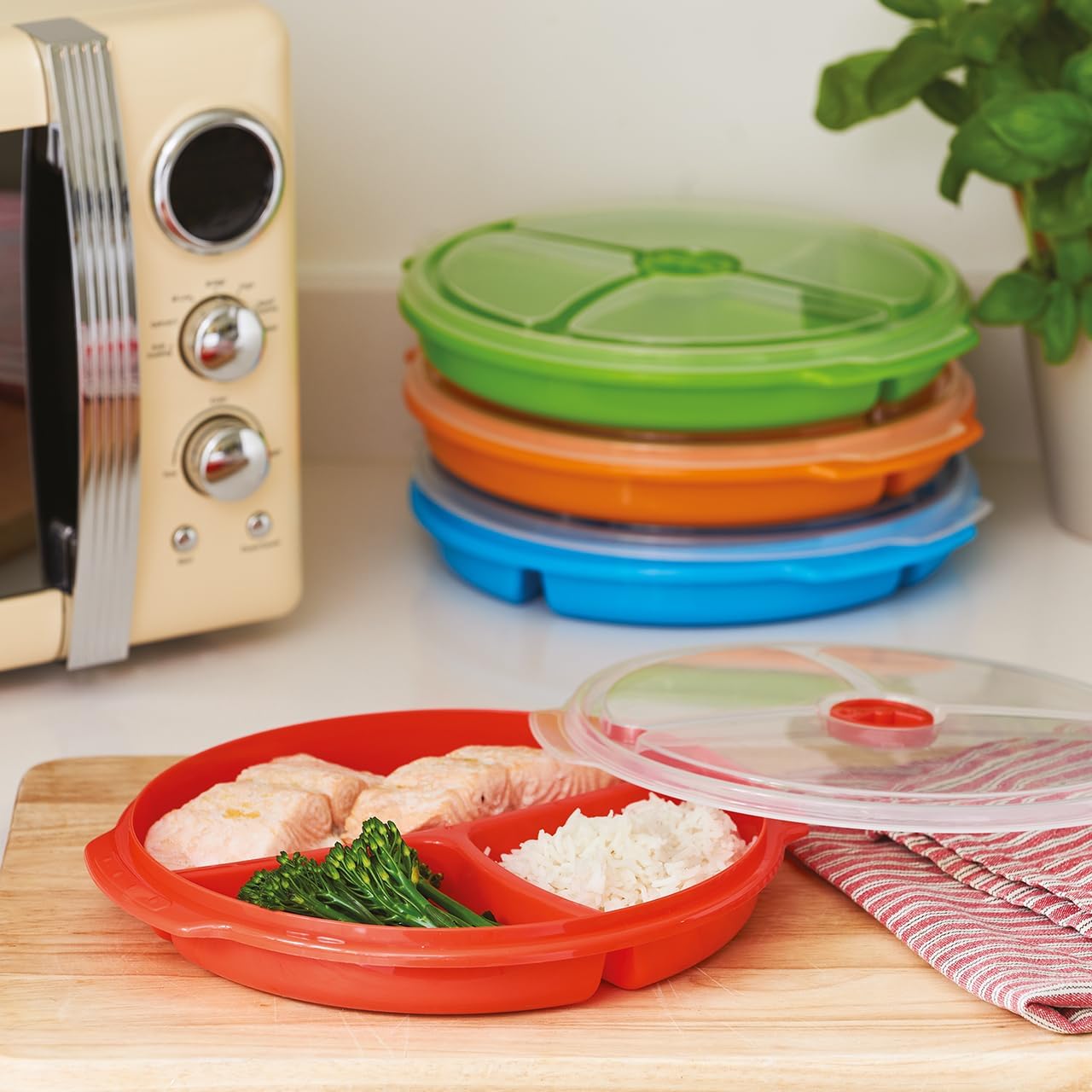 4 x Divided Food Storage Plates Microwave, Fridge, Freezer & Dishwasher Safe Plastic Plate Set