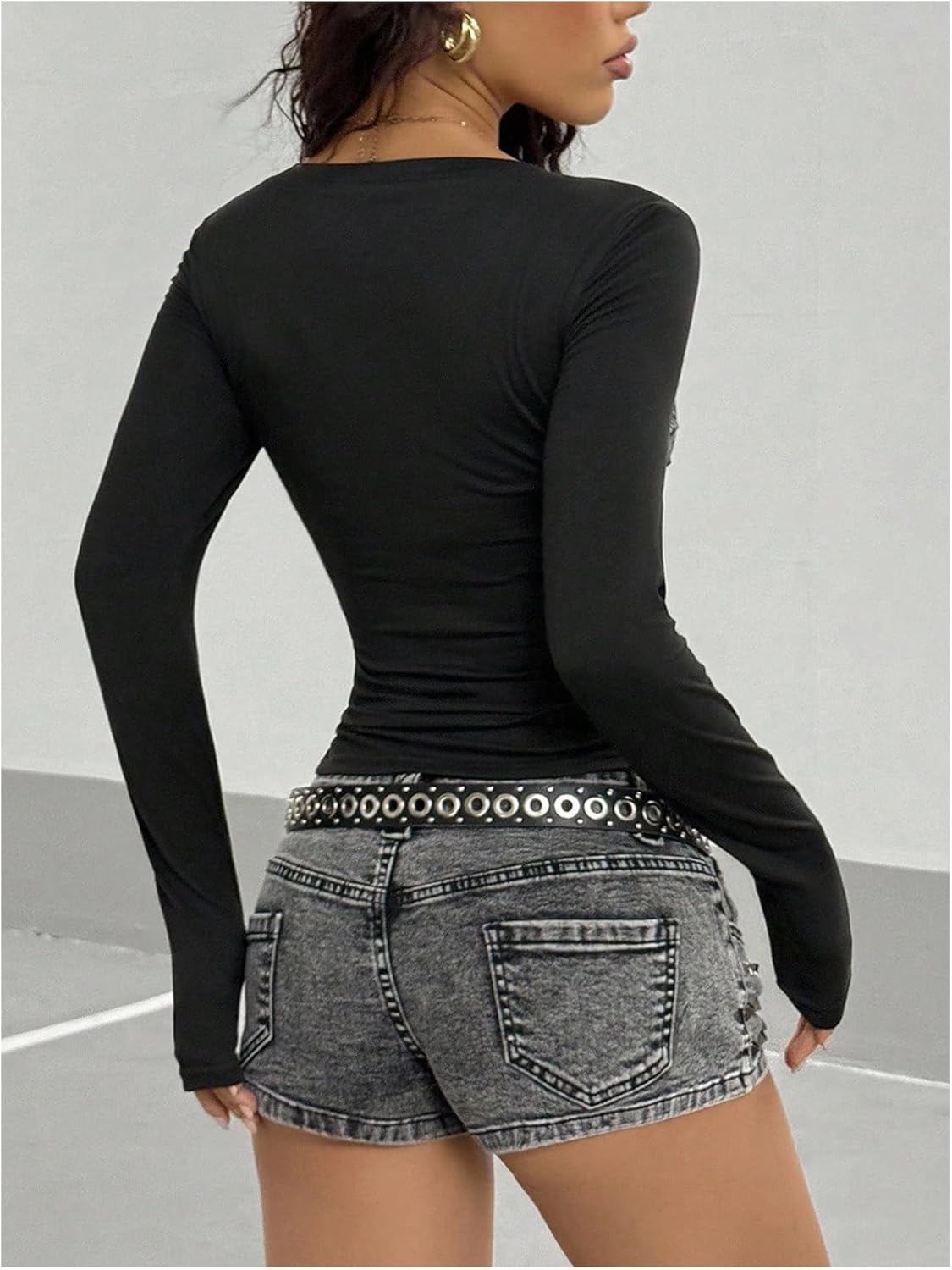 SOLY HUX Women's Graphic Tees Y2k Gothic T Shirt V Neck Long Sleeve Fitted Vintage Streetwear Going Out Tops - Image 2