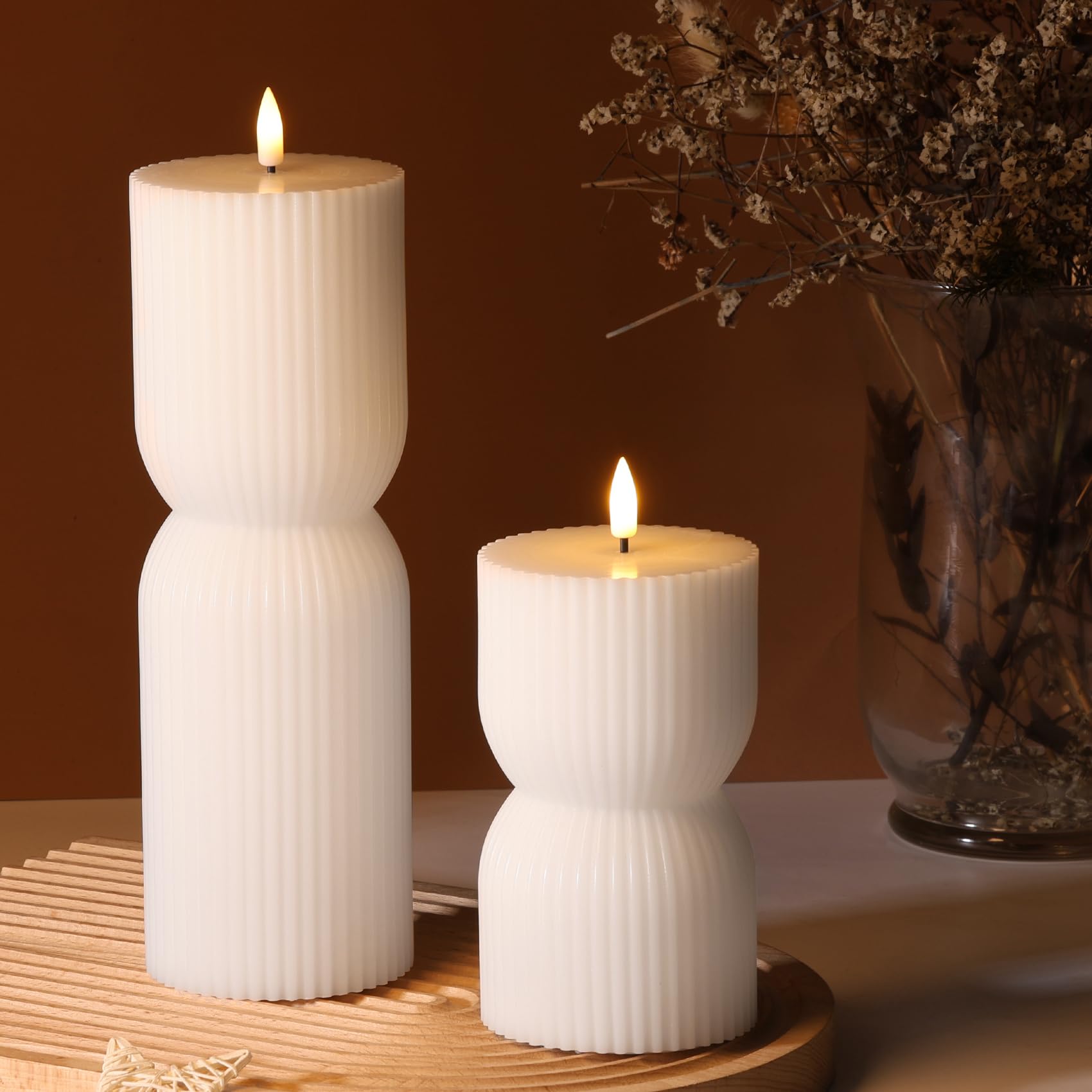 Candele bianche a coste senza fiamma con telecomando, candele a LED in vera cera tremolante, set di 2