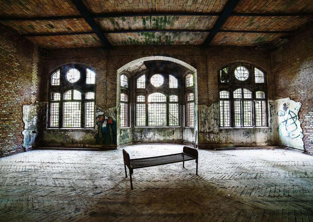 Erwachsenenpuzzle 1000 Teile - Frauenpavillion Beelitzer Heilstätten