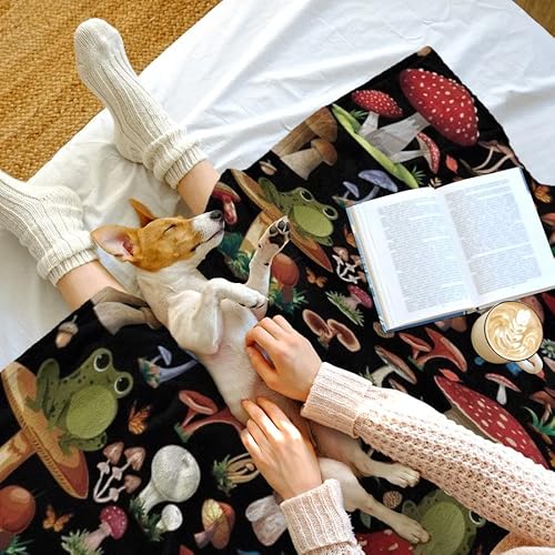 Mushroom Blanket, Mushroom Gifts For Women Men Kids Frog Blanket Soft Fuzzy Flannel Plush Mushroom Throw Blanket For Couch Sofa Bed Home Decorative Mushroom Blankets All Season 60"X50" #TOP5