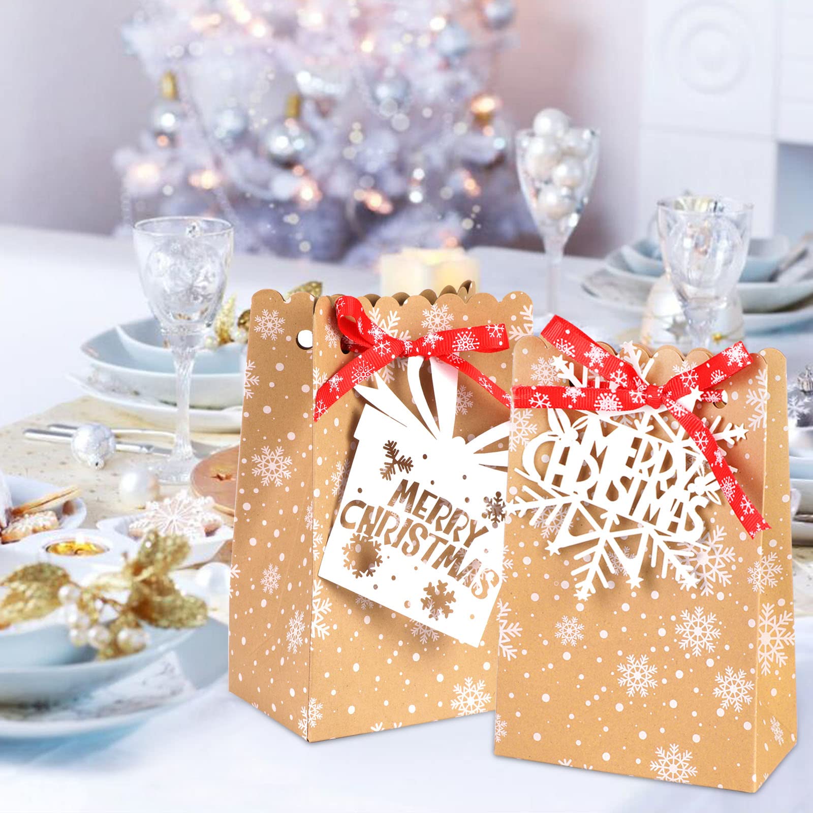HOWAF 24 Sacchetti Regalo Di Natale Con Coulisse - 28x21 Cm, Doppio Strato In Plastica, Con Motivi Di Babbo Natale, Renne E Alberi - Per Caramelle, Biscotti E Bomboniere