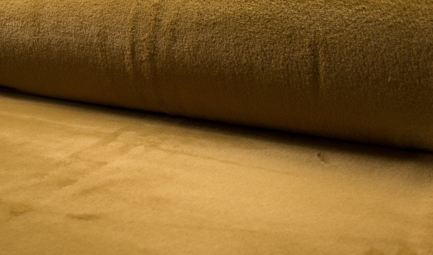 CRS VENDOR LTD. Super Luxury Short Plush Faux Fur Fabric Material - Golden Bear