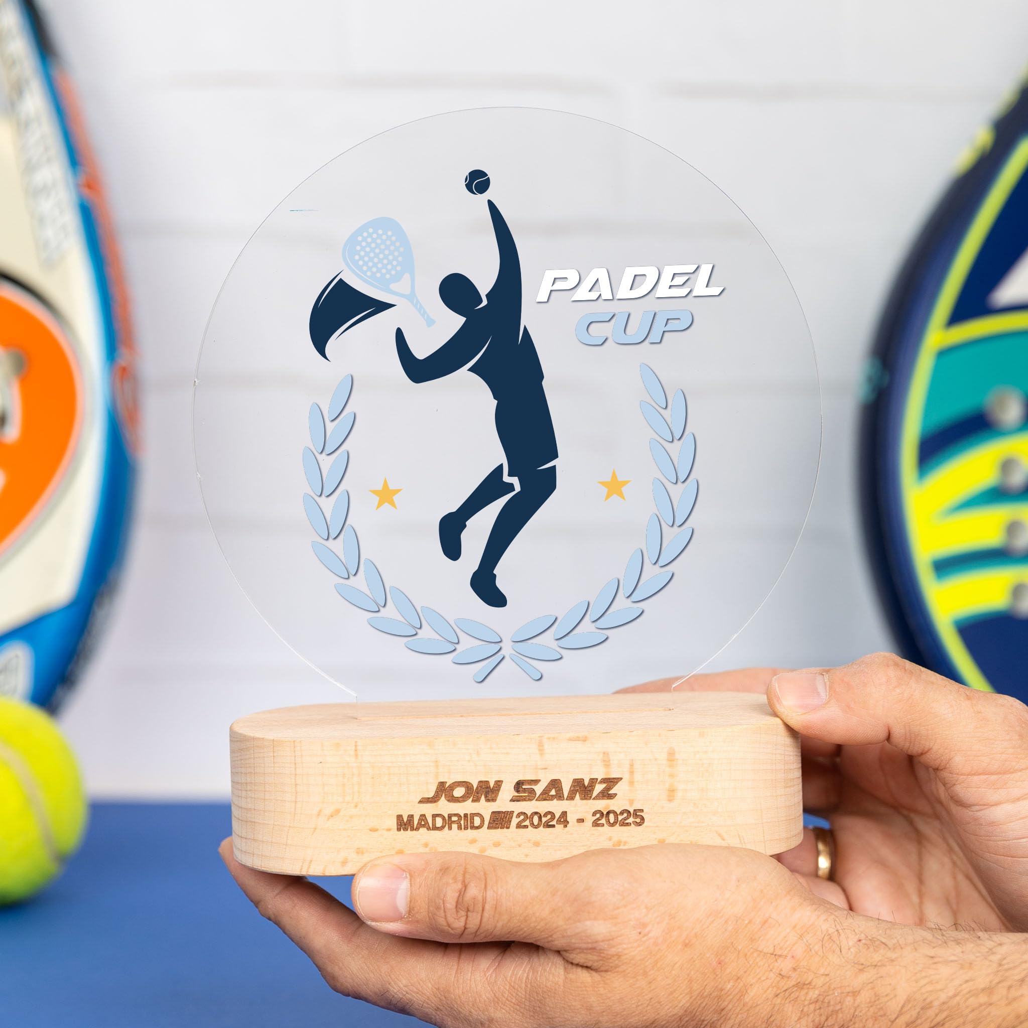 Trofeo Personalizado con Foto y Texto Placa de Metacrilato Impresa a Color Base de Madera Natural