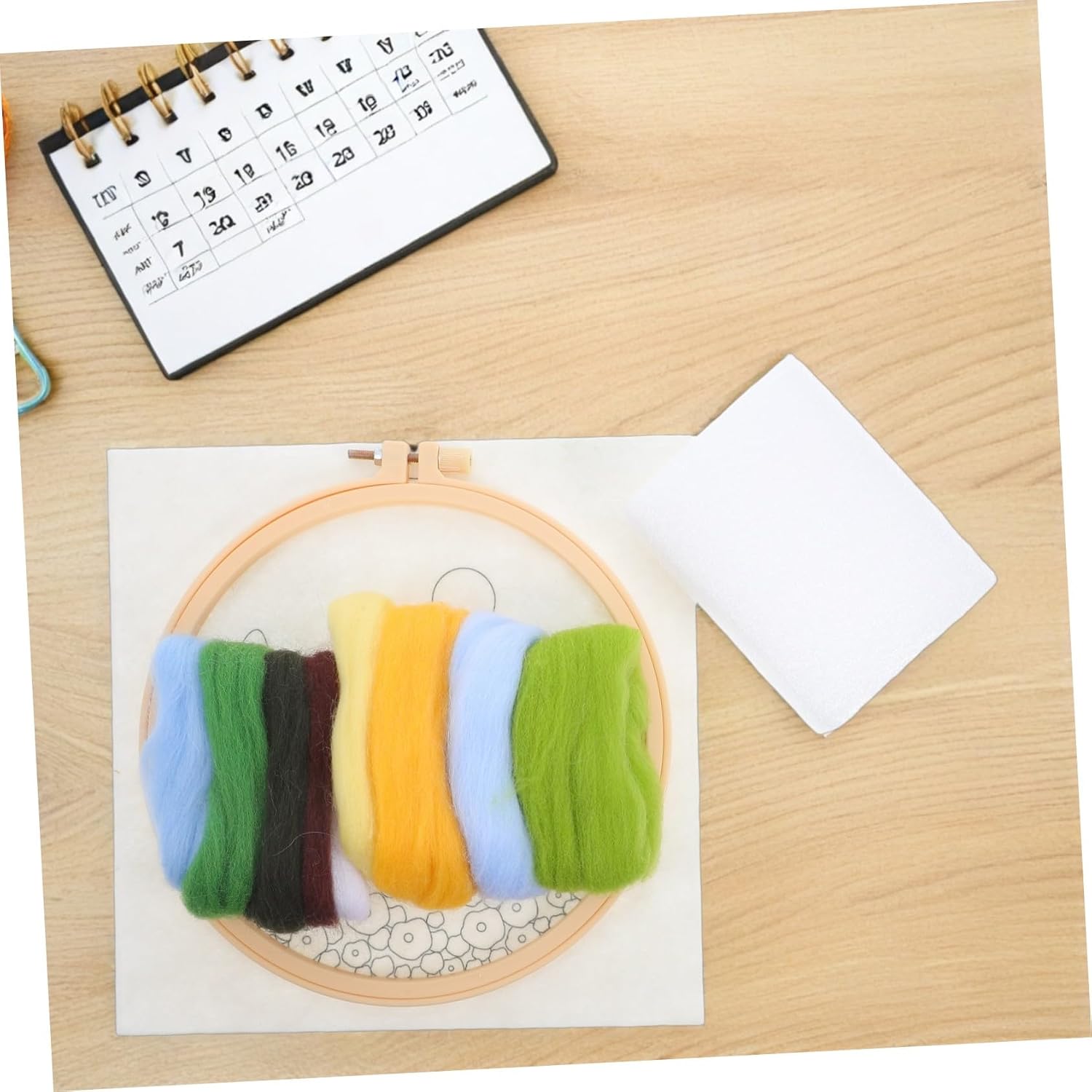 OSALADI Autumn Themed Wool Felting Kit for Beginners DIY Needle Felting with Soft Wool Roving Embroidery Hoop and Instructions Family Craft Activity for Creative Handwork and Seasonal Home
