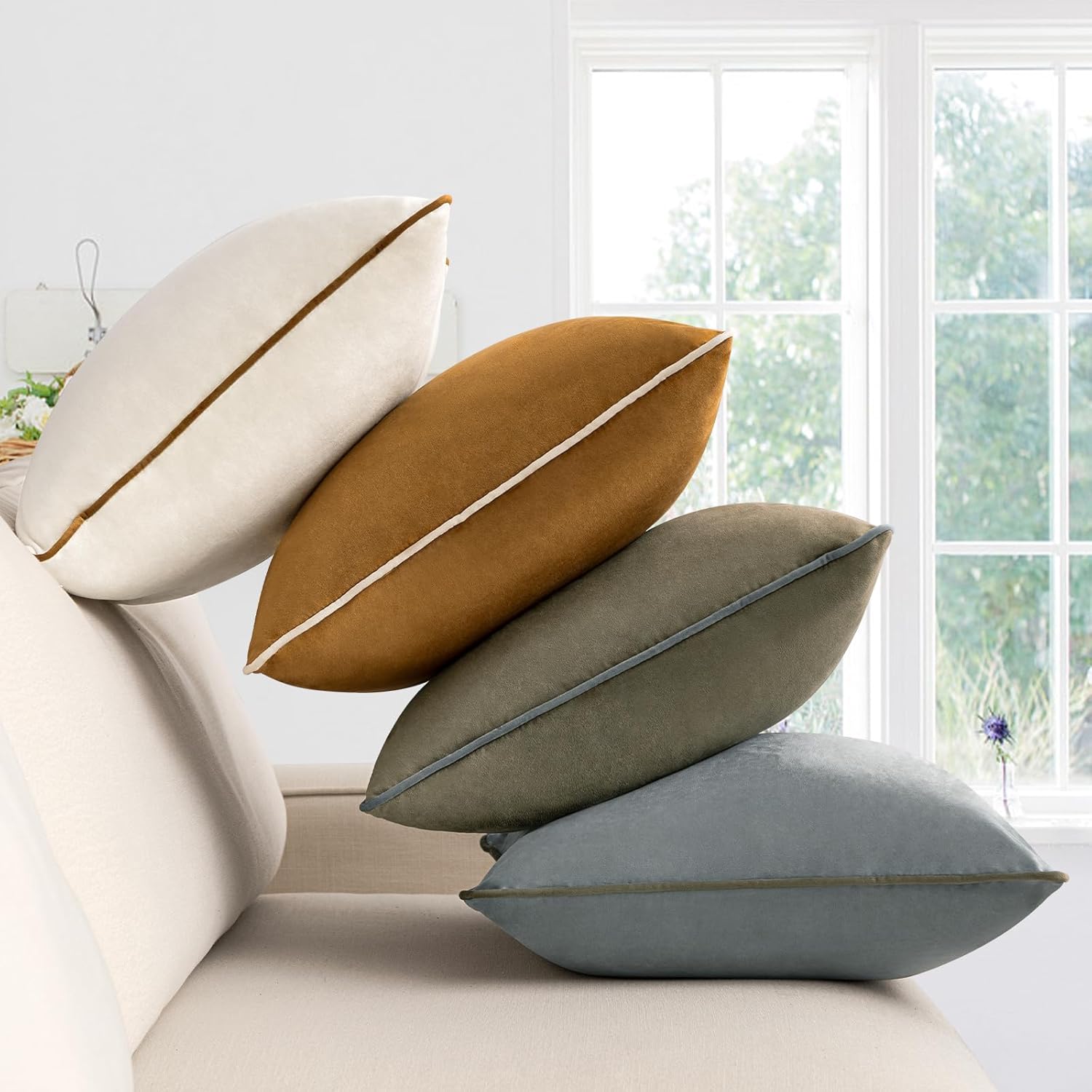 NOSTHEART Throw Pillow Covers, Soft Velvet Pillow Covers, 18x18 Inch