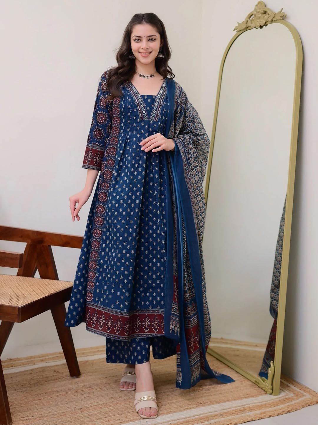 Damen Anarkali Anzug mit Dupatta Indischer Stil Ethno Lang Ausgestellt Party Wear Kleid
