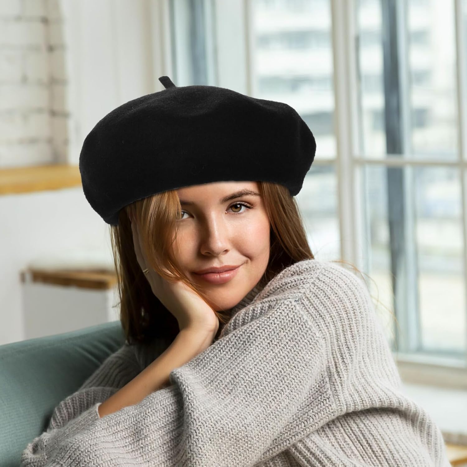 Woolen Beret Hat for Women, Classic French Artist Beret, Warm Autumn and Winter Pumpkin Dome Cap, Black, Cozy Ladies’ Casual Party Wear